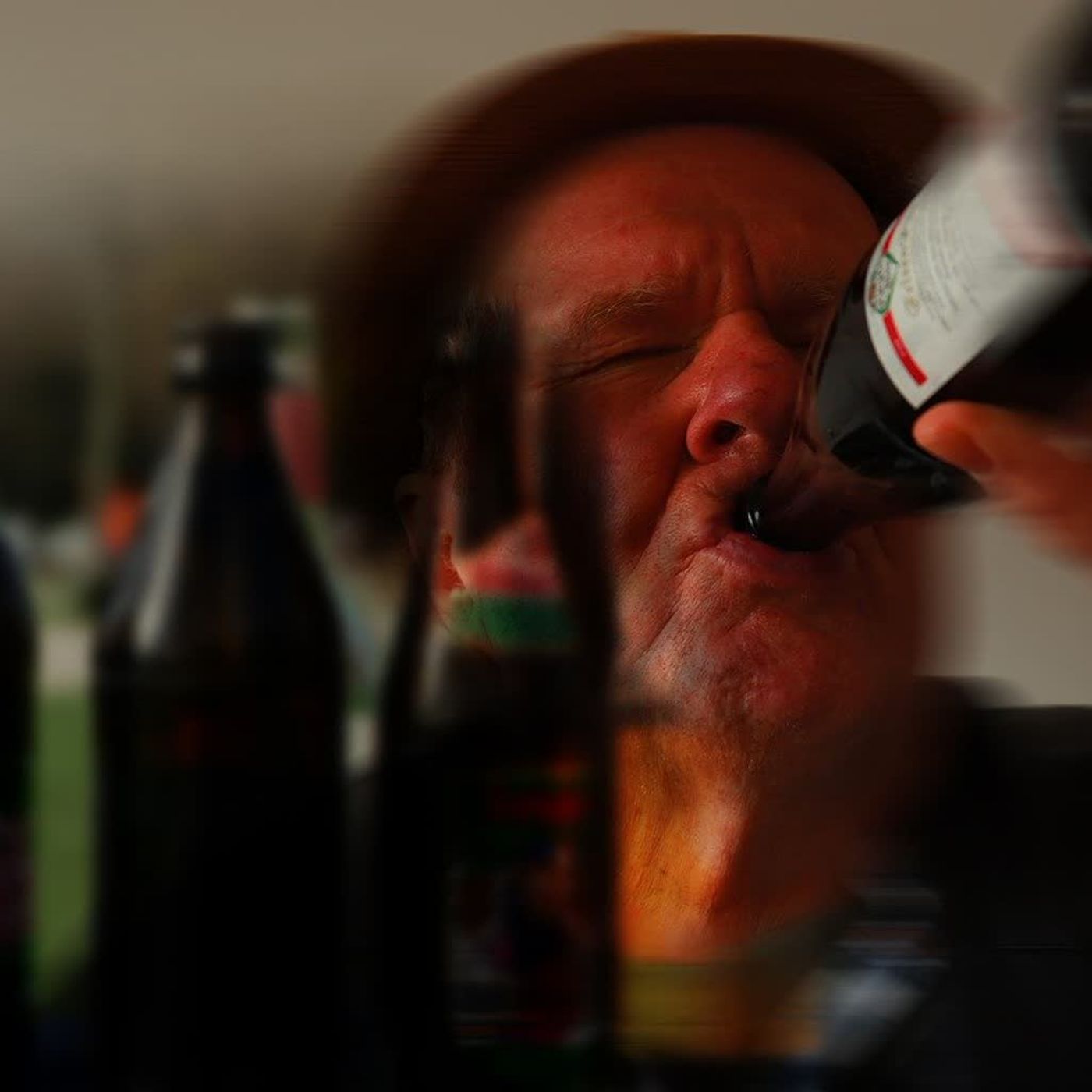 „Tato, przestań pić" reportaż Małgorzaty Nabel-Dybaś episode artwork