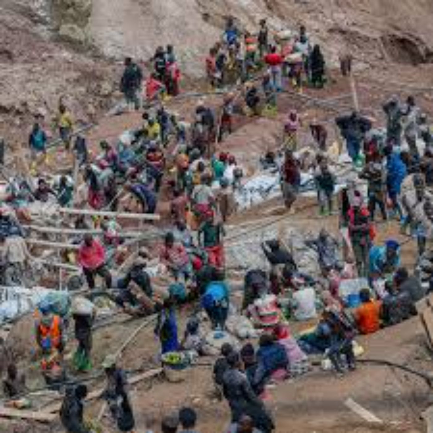 2 missing miners face horrendous conditions, says Laos cave rescuer episode artwork