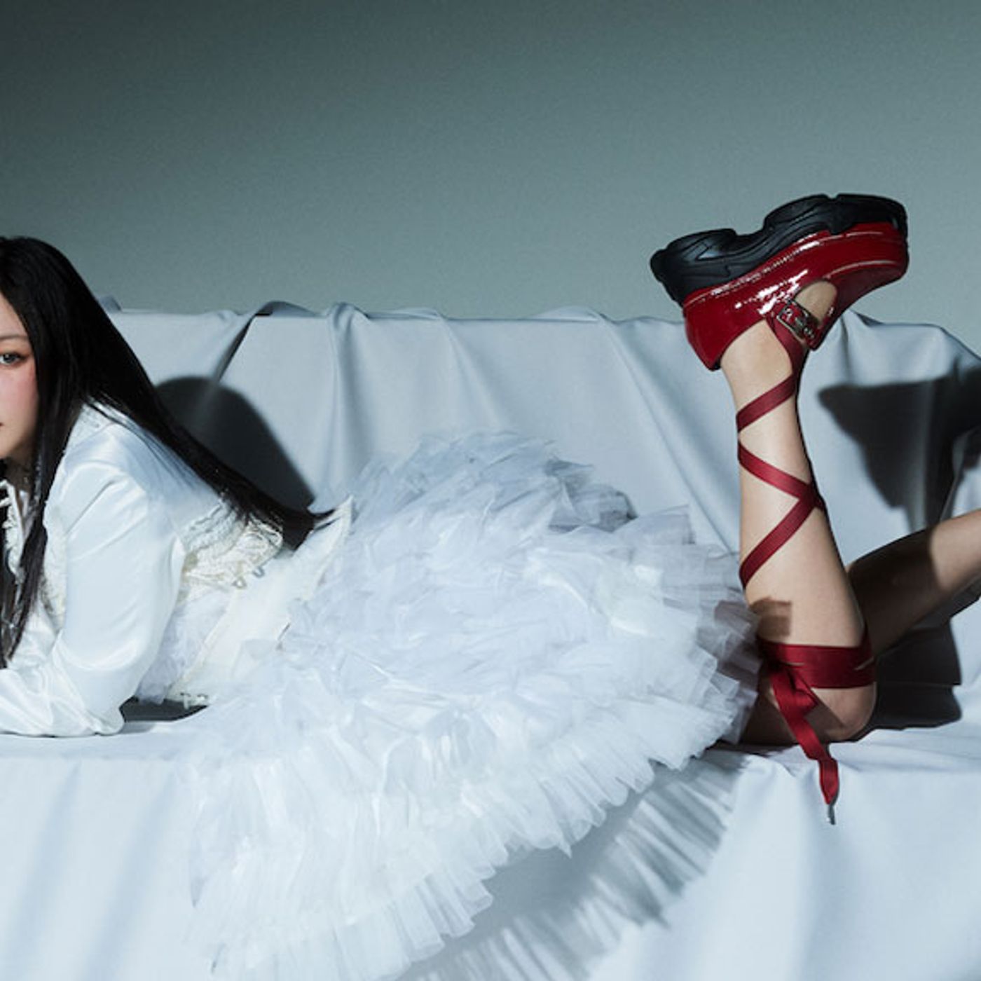 鷲尾伶菜、新曲「見はらし」リリース決定。自身が選曲した15周年記念スペシャルプレイリストも公開