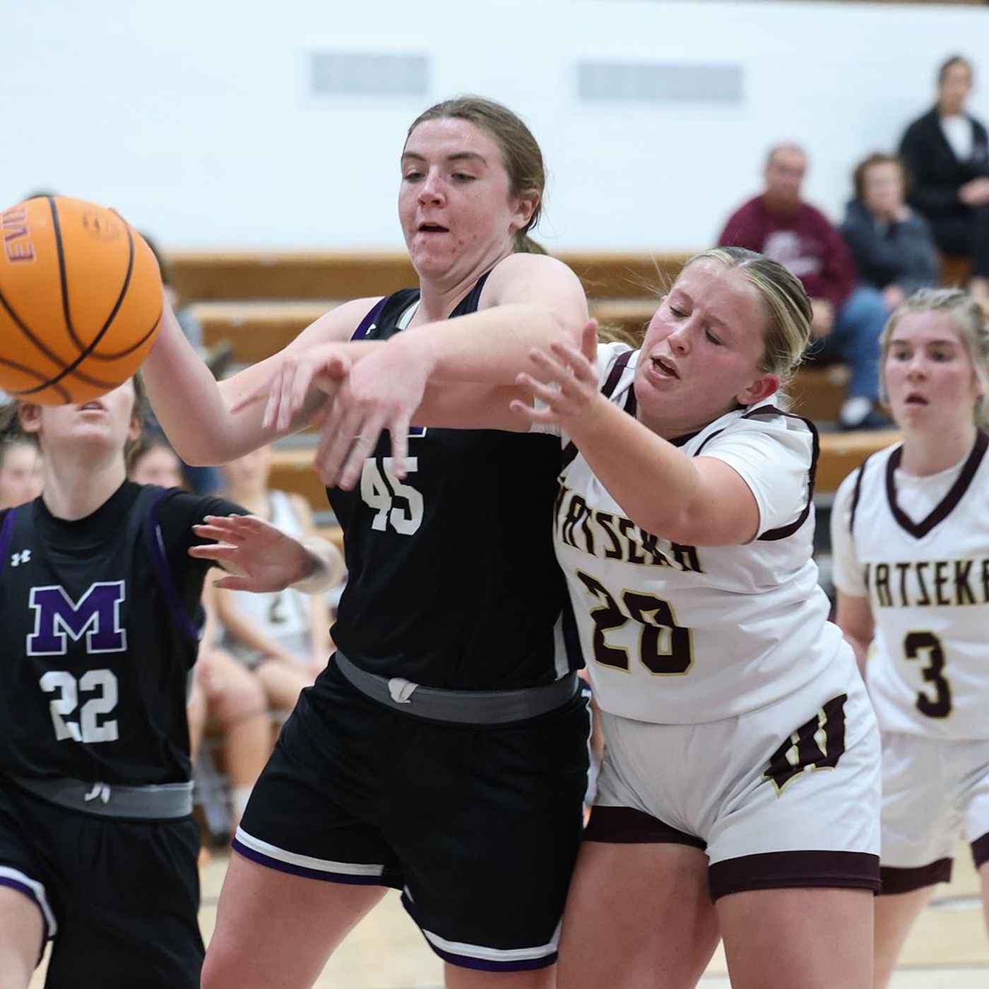 Manteno outlasts Watseka/Milford in battle between elite Class 2A teams episode artwork