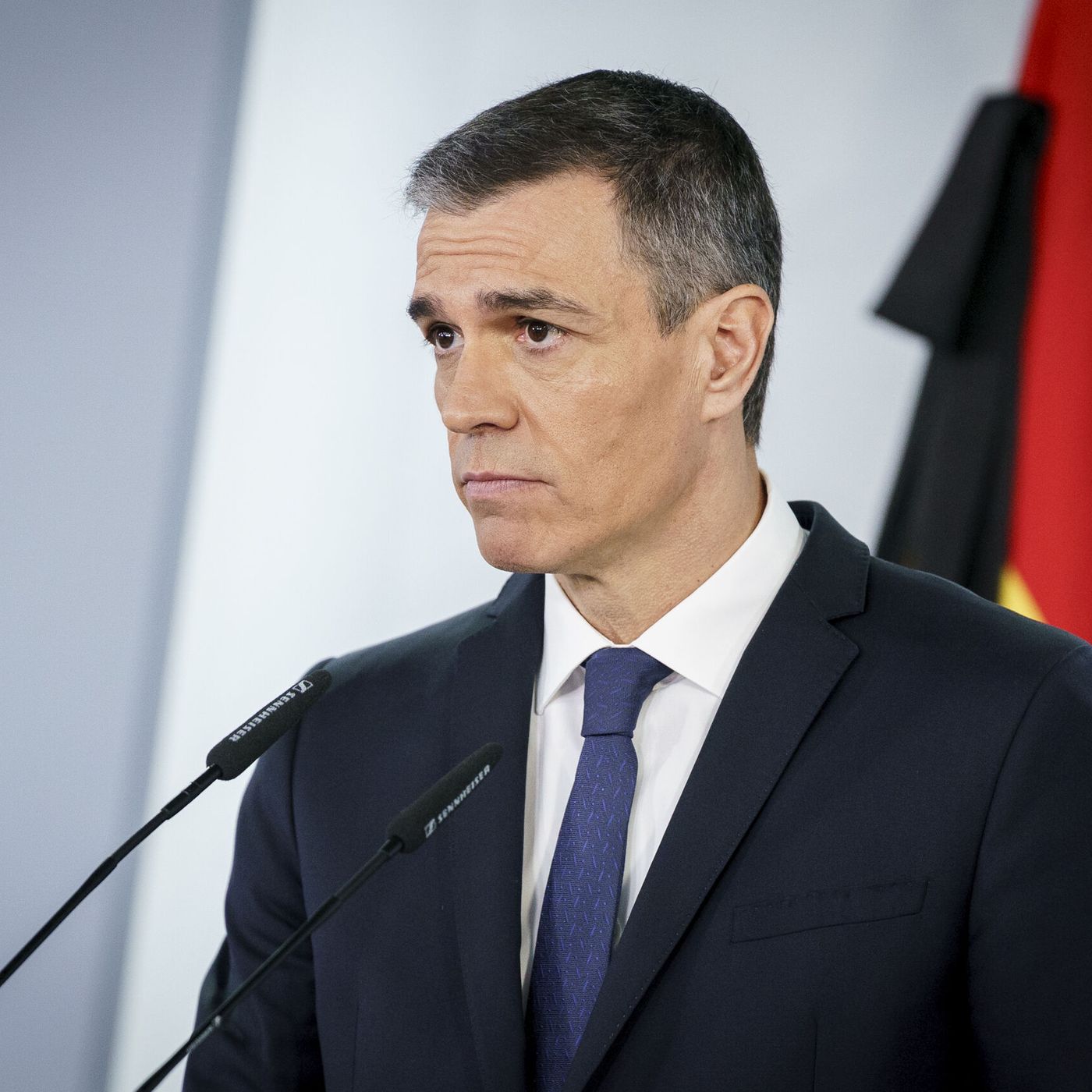 Federico a las 7: Sánchez huye del Cervantes y del Vaticano