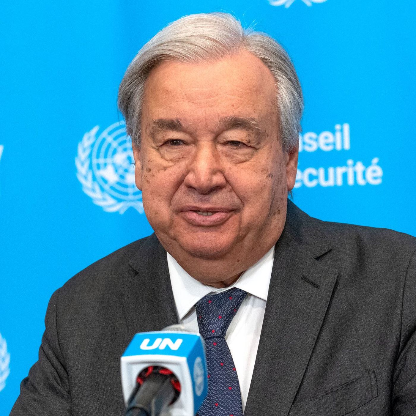 Chefe da ONU faz apelos a partes do conflito Israel-Líbano entre trégua e luto episode artwork
