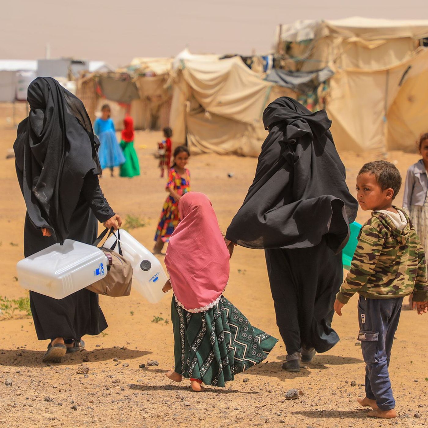 Ofensiva dos houthis deixa população do Iêmen sob fogo cruzado
