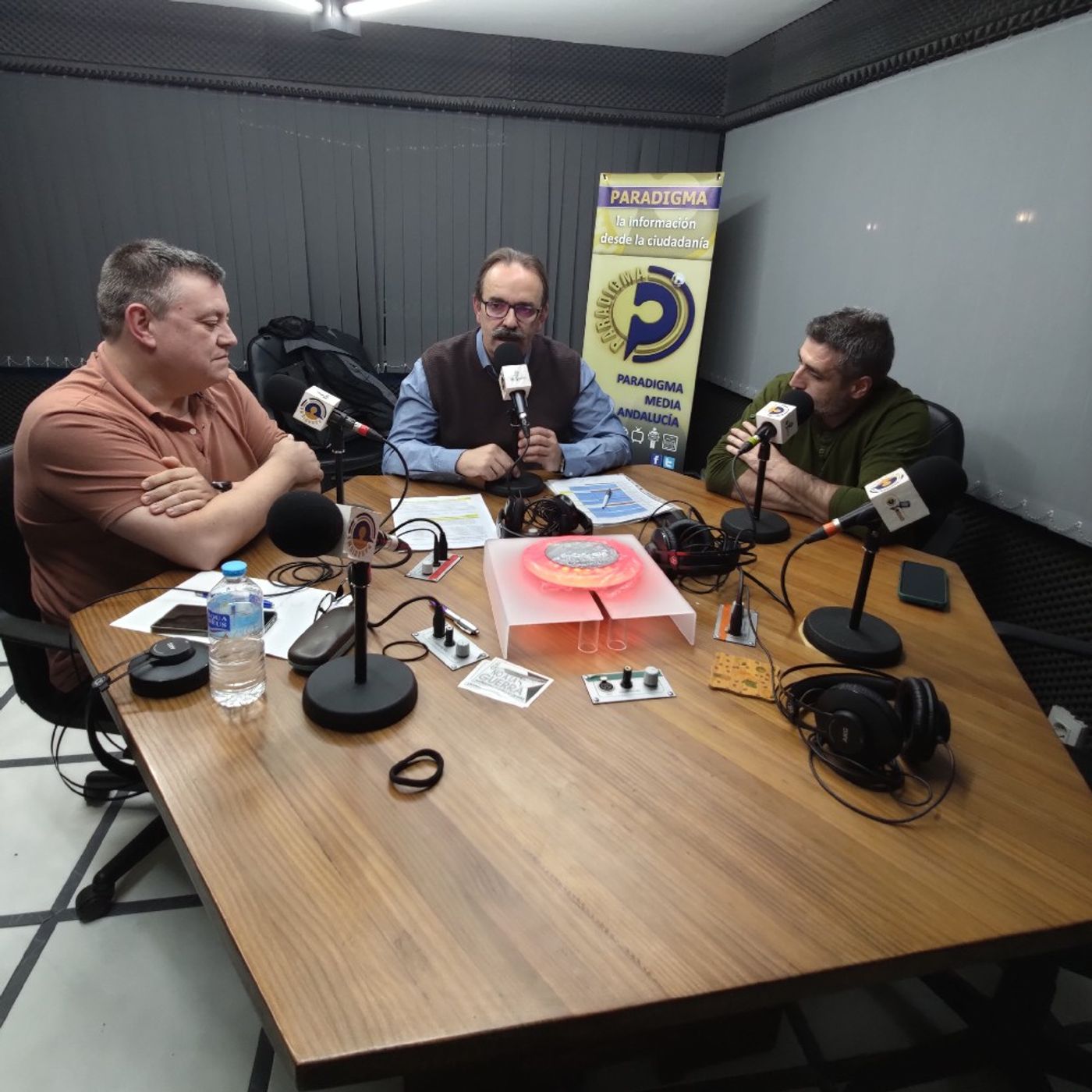 QTCE [09/11/2023] Tertulia con Rafael Juan y Rafael Del Castillo. Beneficios de la Banca y de los 100 más ricos.. episode artwork