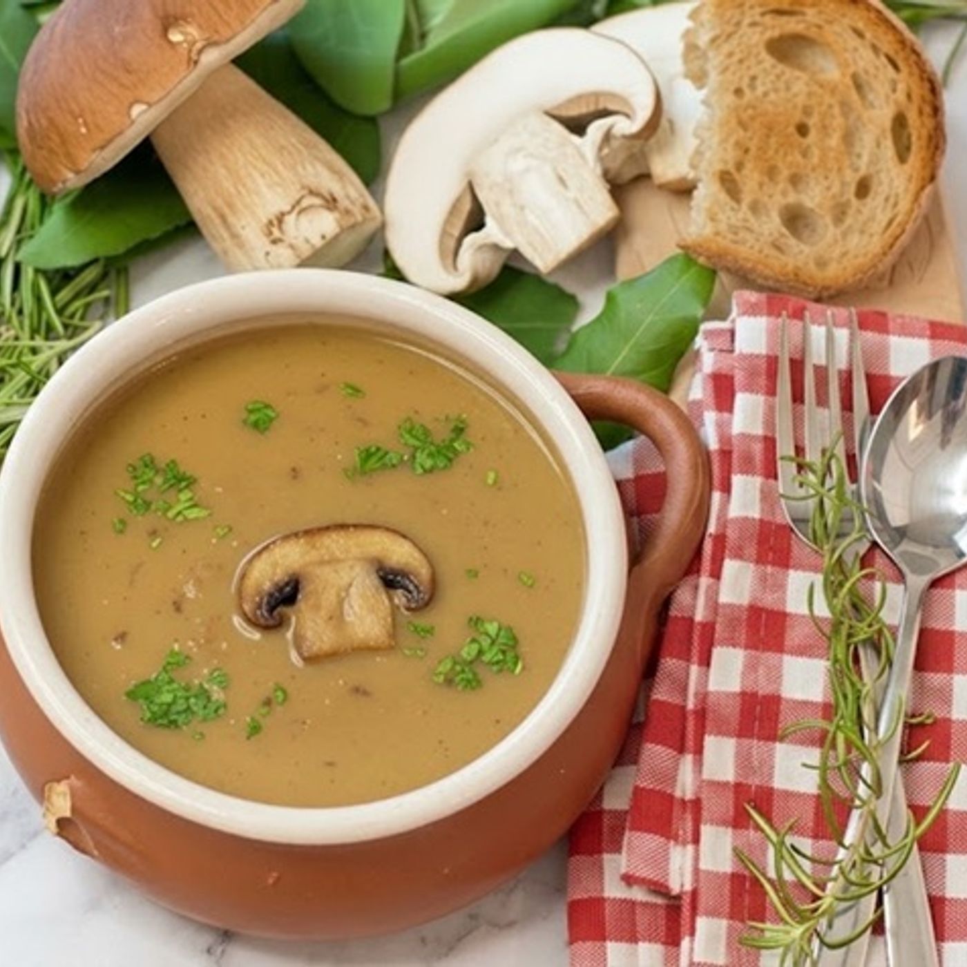 Vellutata di funghi porcini: la ricetta facile senza panna