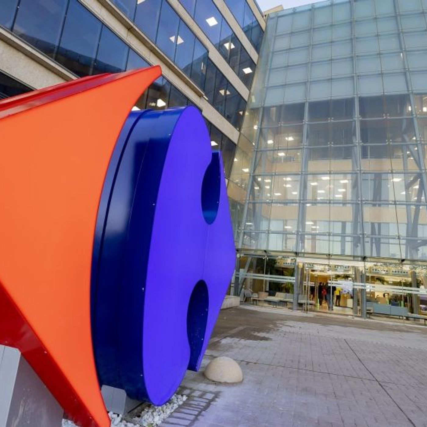 E45 La financiera de Carrefour sufre un ciberataque que expone datos de sus clientes episode artwork