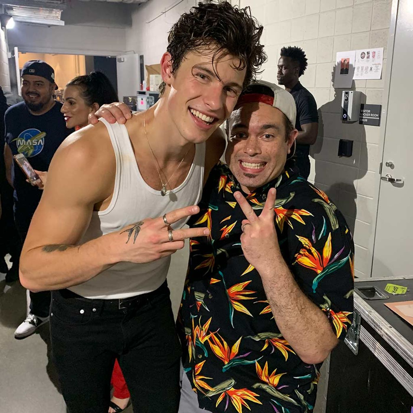 Duryan hangs with Shawn Mendes, PK fails science and Denise eats pizza!
