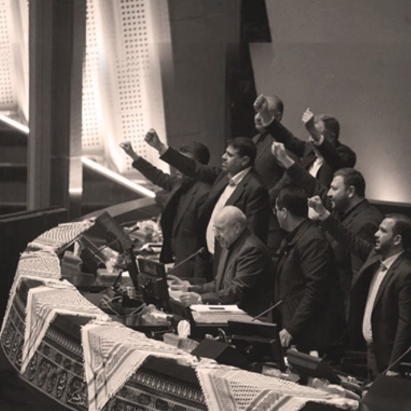 چرا همچنان شاهد تشدید جنگ گرگها هستیم و  هم شاهد تشدید اعدامها توسط رژیم هستیم؟   -صلاح عبدالله نژاد