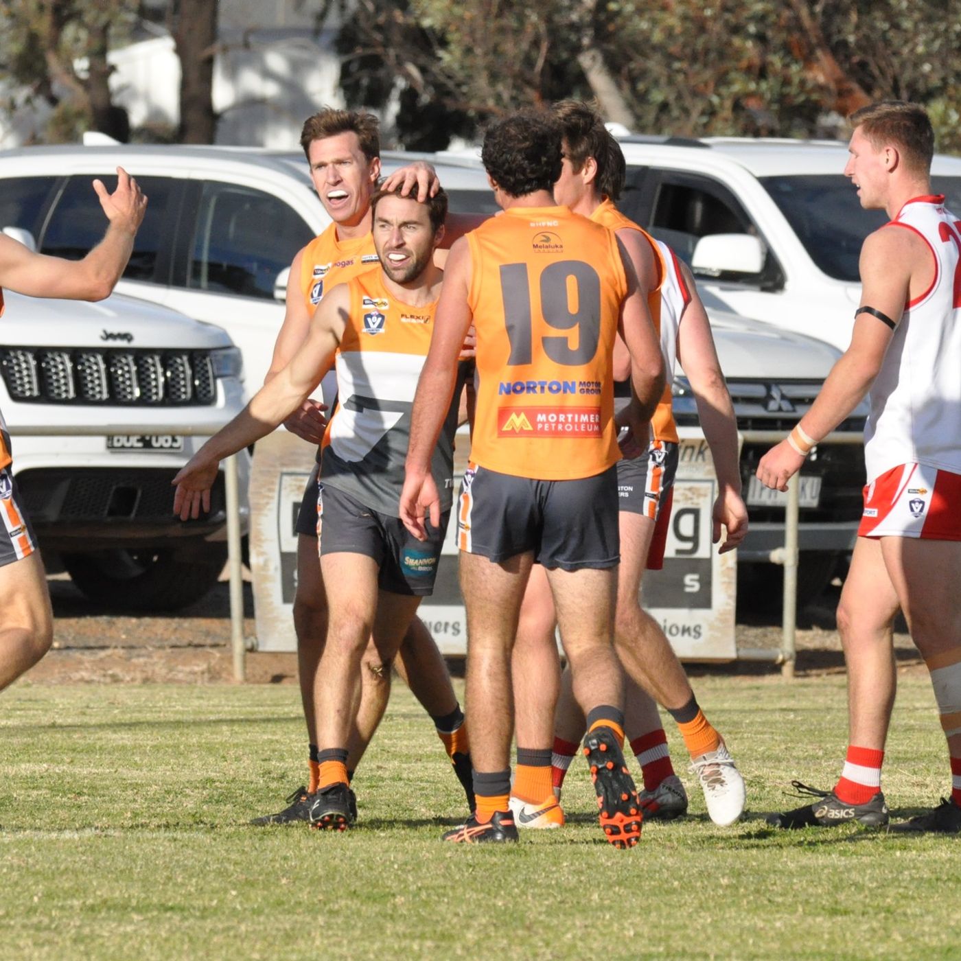 Sammy White talks all things Southern Mallee Giants footy club on the Flow Friday Sports Show episode artwork