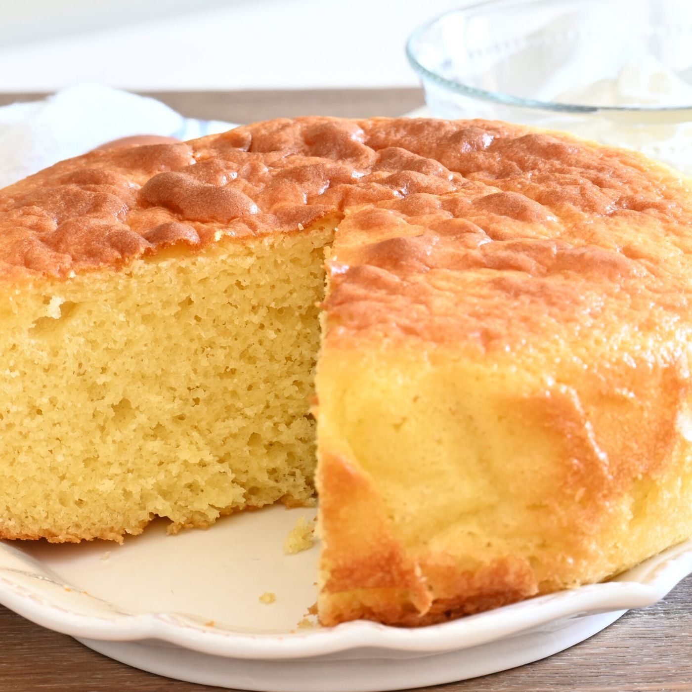Torta allo Yogurt e Limone Alta, Soffice e che Resta Umida