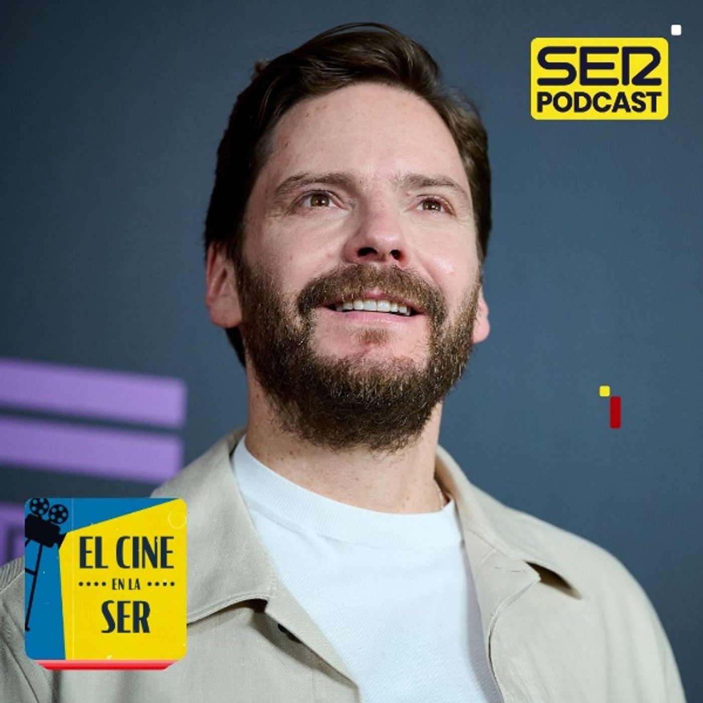 Entrevista | Daniel Brühl, bajo la sombra del misterioso Karl Lagerfeld