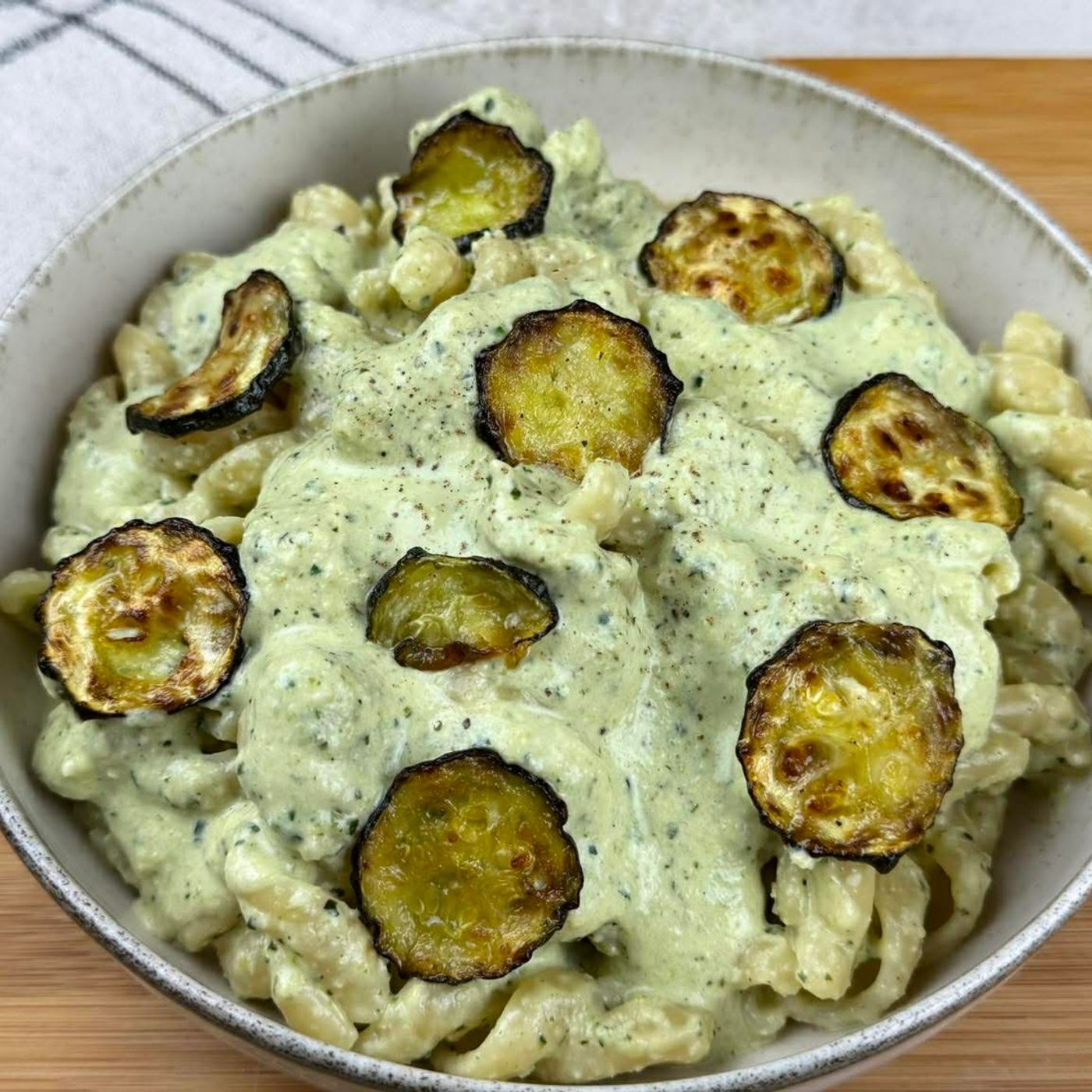 Pasta al pesto di zucchine e anacardi episode artwork