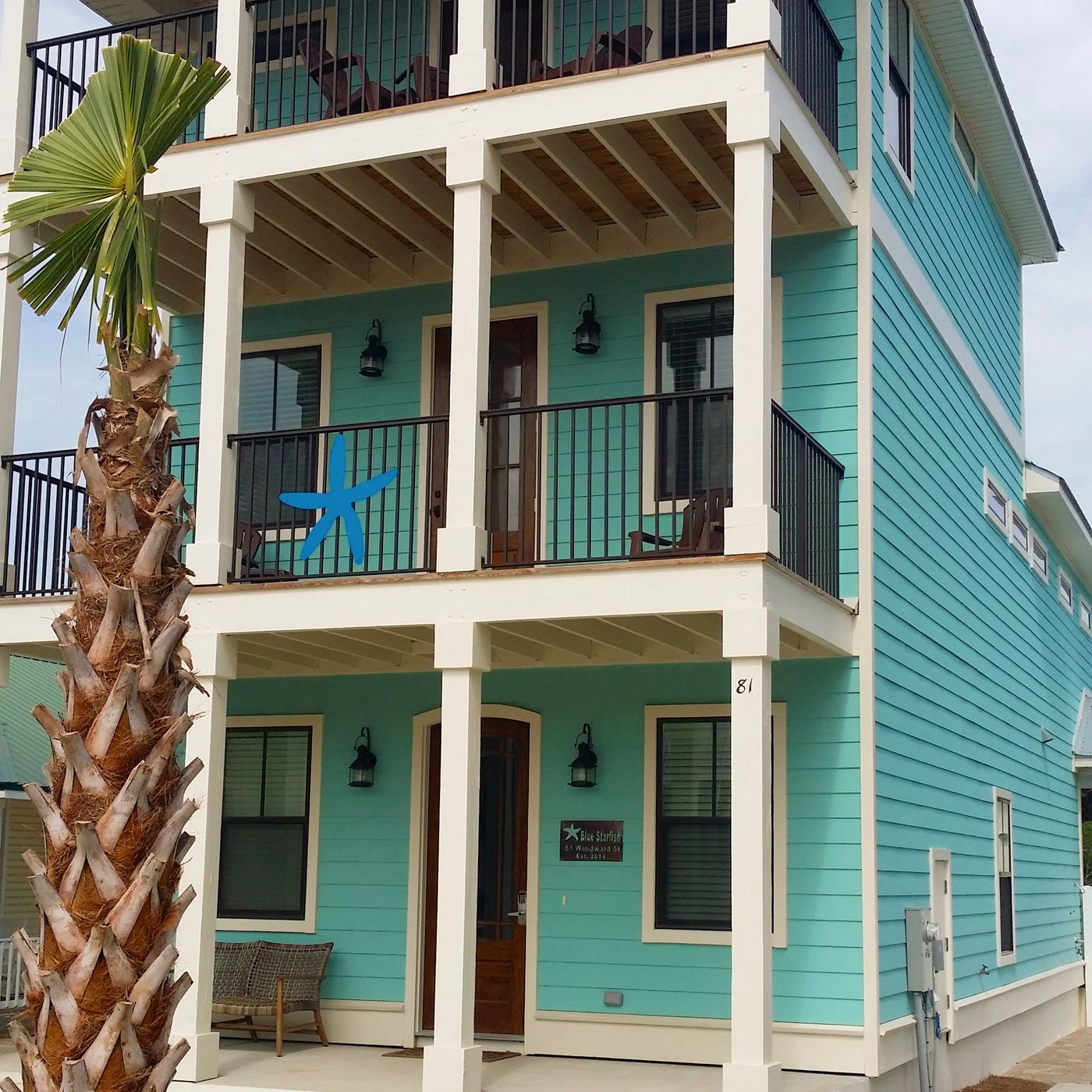Destin, Theme Parks & Budget Travel episode artwork