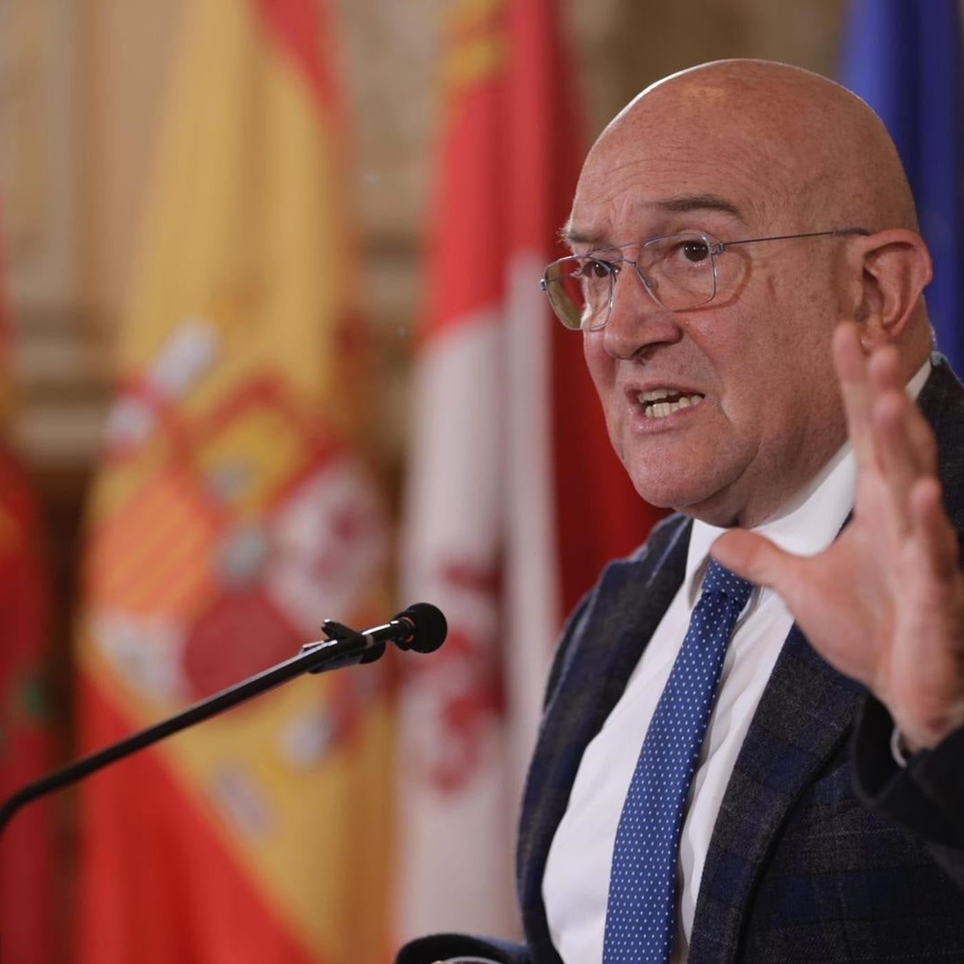 Jesús Julio Carnero, alcalde de Valladolid, denuncia la parálisis del gobierno y apuesta por un futuro de diálogo y progreso para la ciudad episode artwork