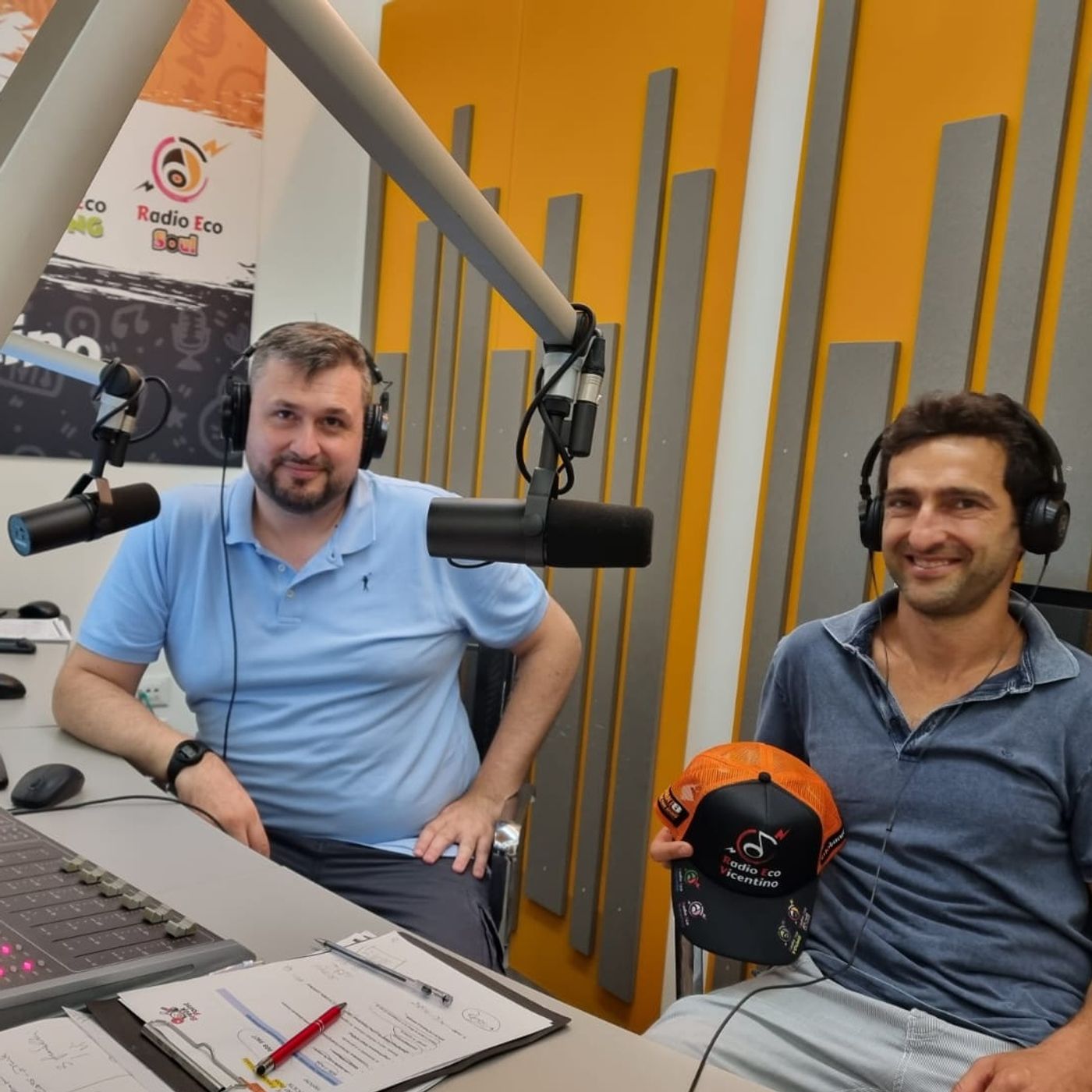 Padel, la passione di Francesco dalla Spagna all'Italia e il boom della "pala" episode artwork