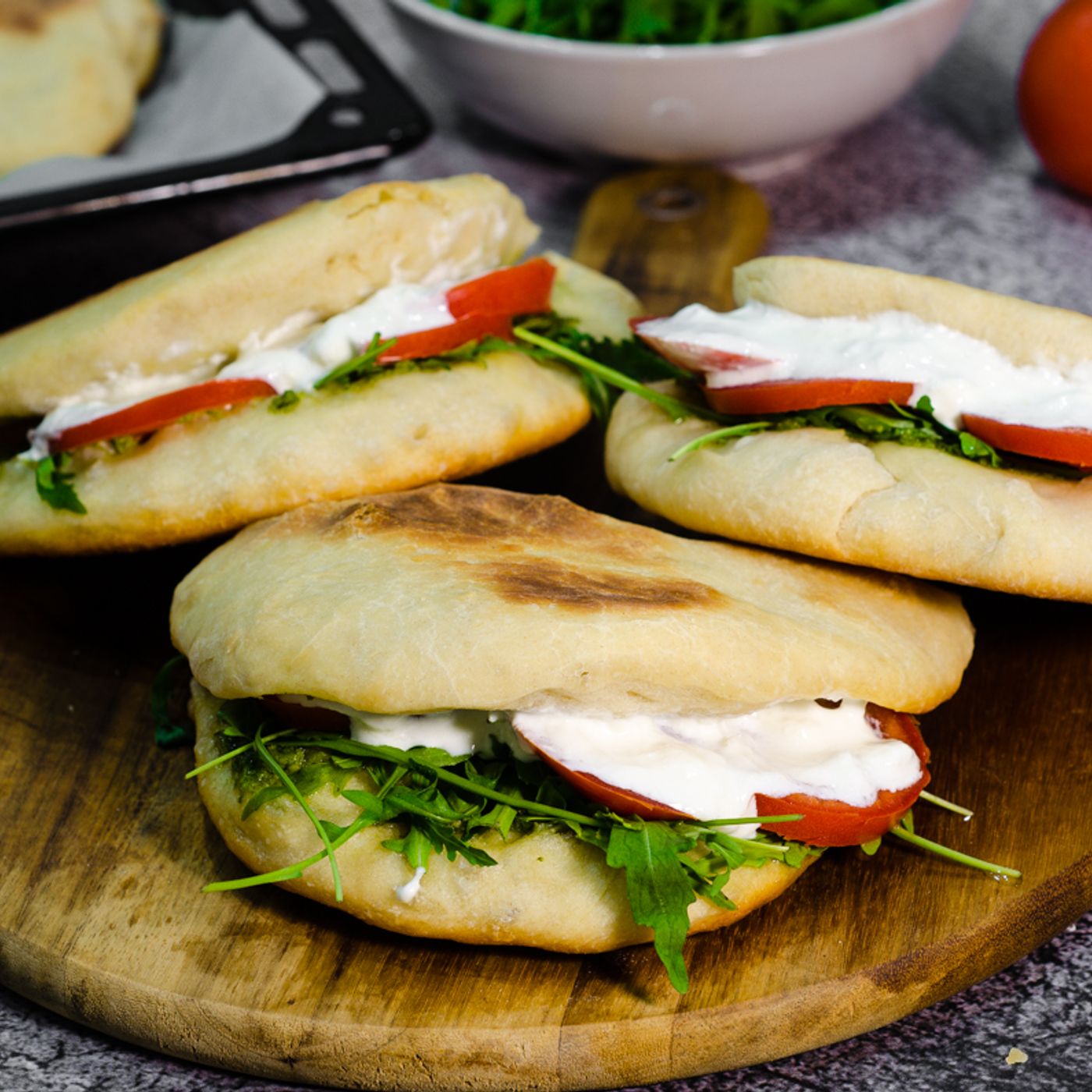 Sandwich pizza con pesto, pomodori, rucola e stracciatella episode artwork