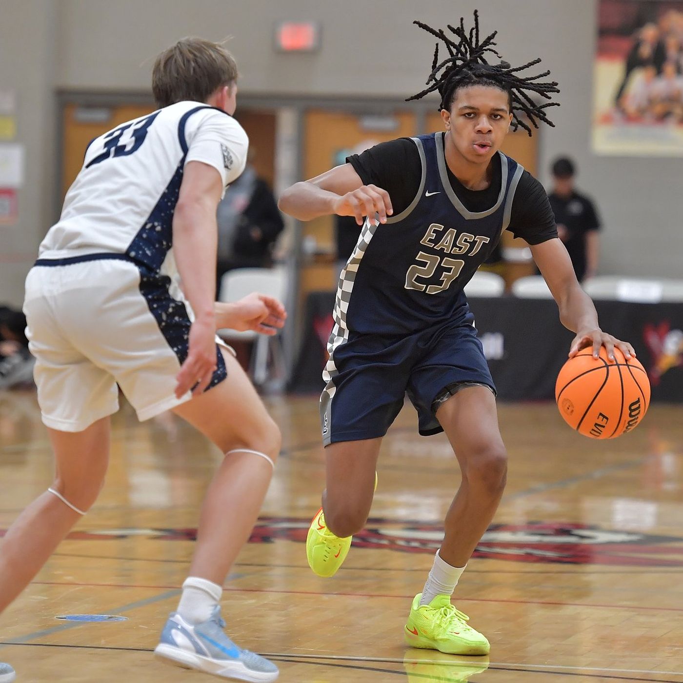 DePaul commit Mason Lockett goes for 24, but New Trier overwhelms Oswego East at When Sides Collide Shootout episode artwork