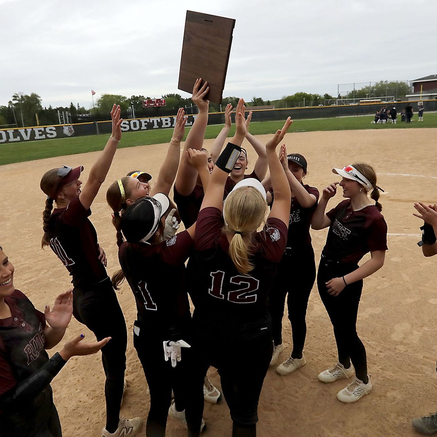 Prairie Ridge beats Cary-Grove for 3rd time this season, wins 3rd straight regional title episode artwork