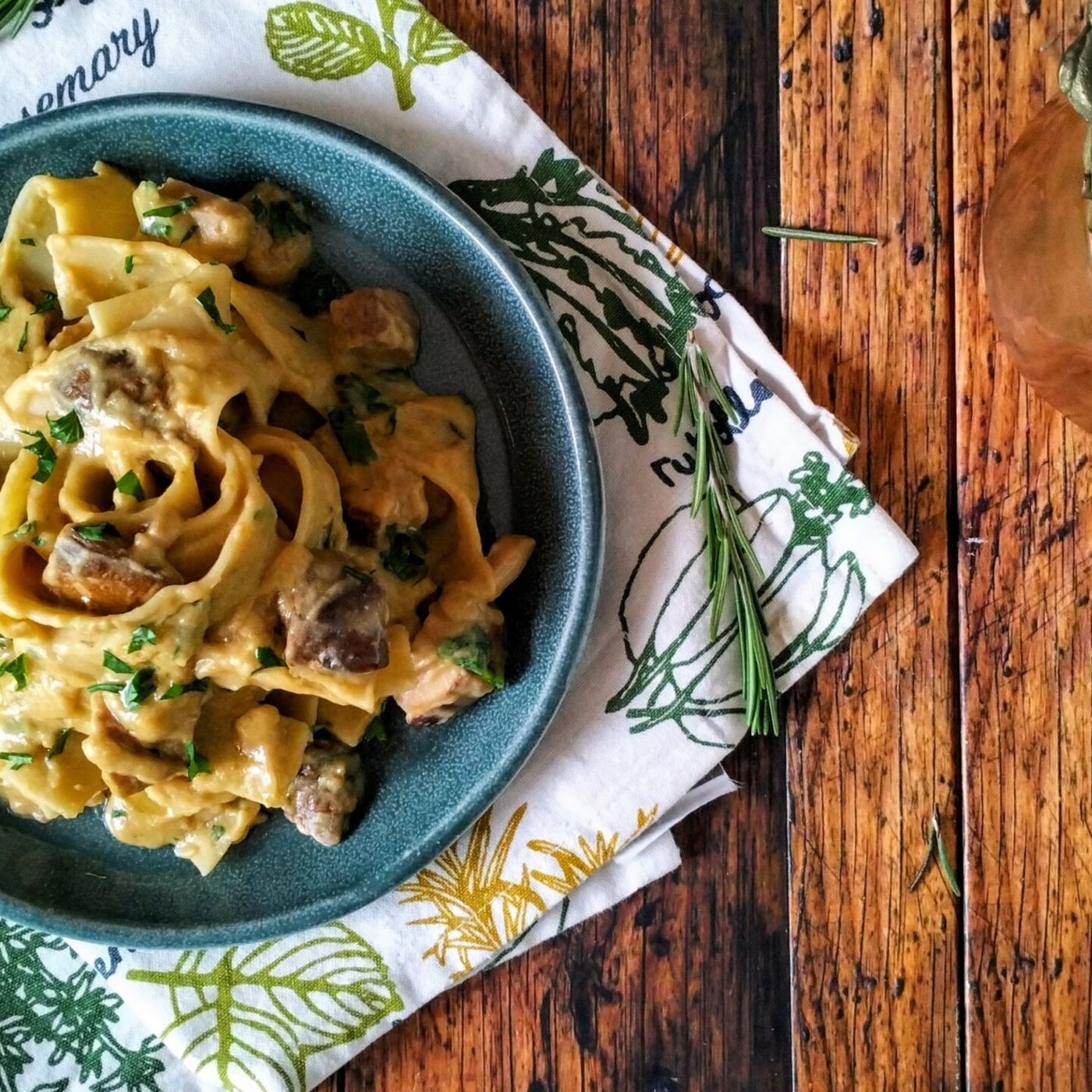 Pasta con crema di ceci e porcini: un piatto cremoso e avvolgente episode artwork
