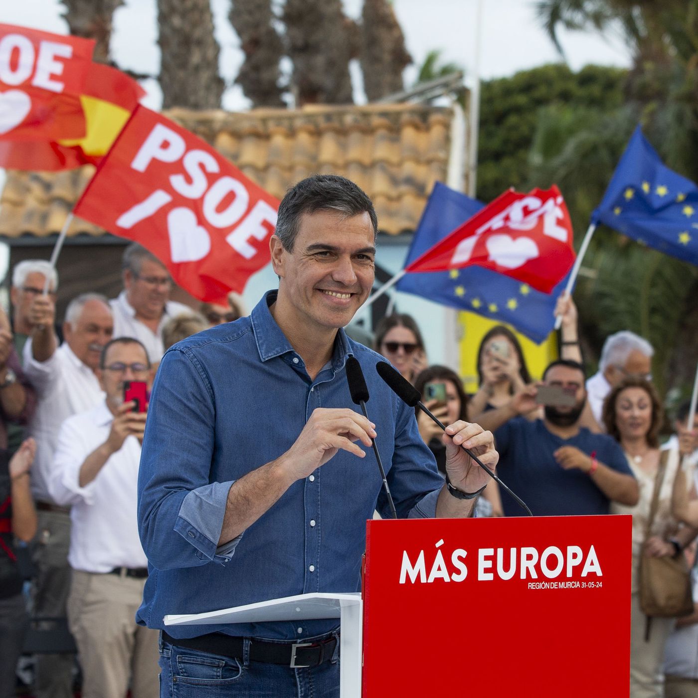 Editorial de Llamas. Para "inventadas", las del Partido Socialista