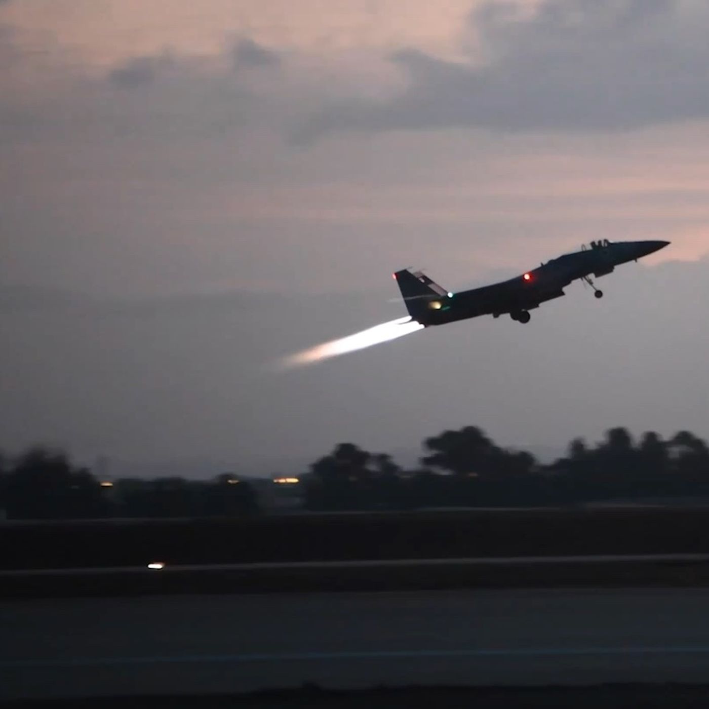 La Trinchera de Llamas 05/01/2025-Programa Especial Navidad. La hipocresía del Gobierno en conflictos internacionales