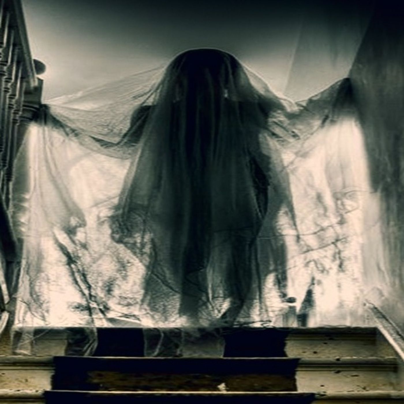 Risas Bajo La Escalera Historias De Terror - REDE