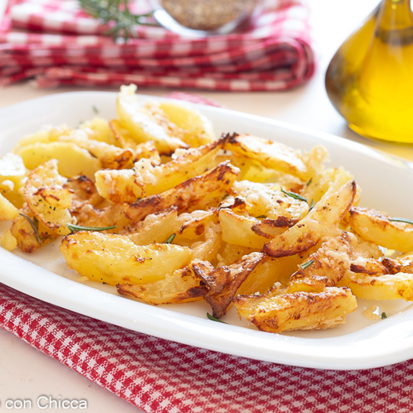 Patate cacio e pepe in friggitrice ad aria