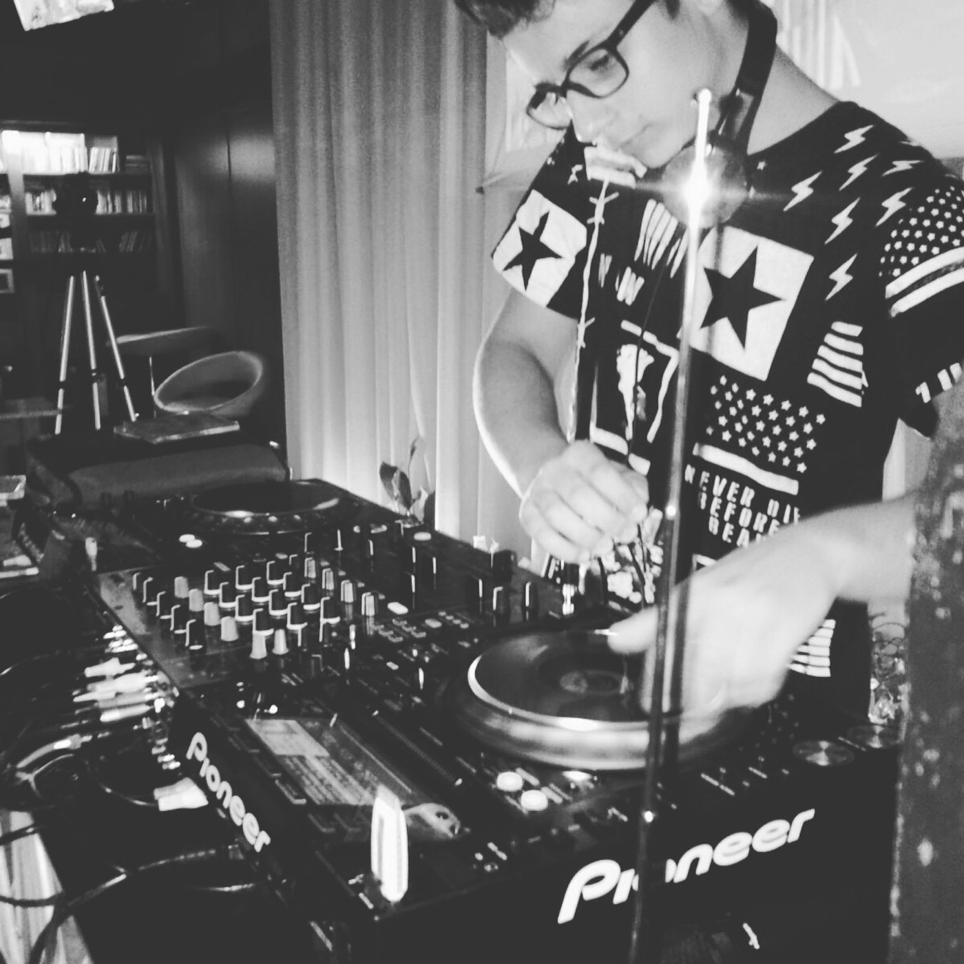 DJ'n's show cover art