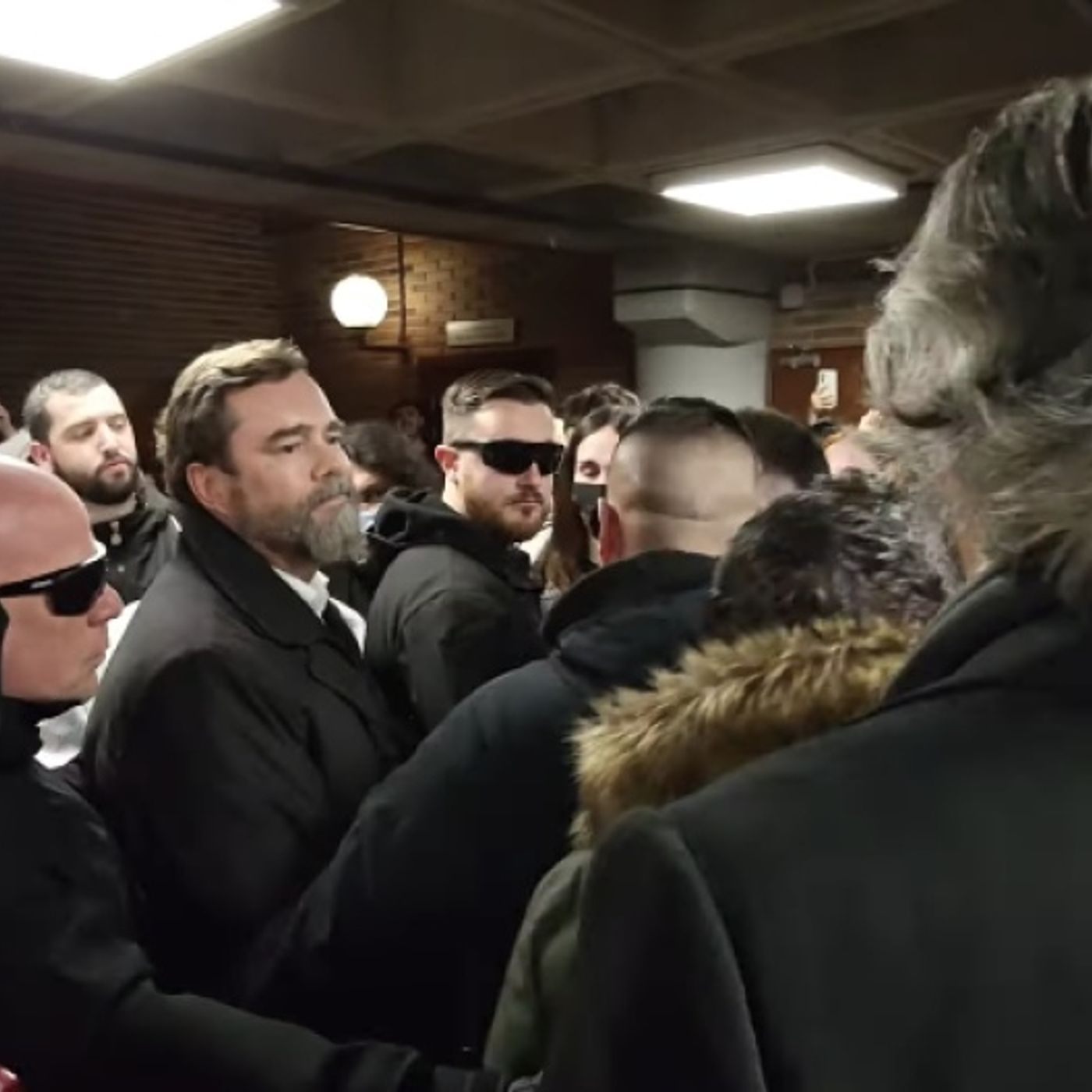 Las noticias de La Trinchera: Radicales de izquierda evitan una conferencia de Iván Espinosa de los Monteros