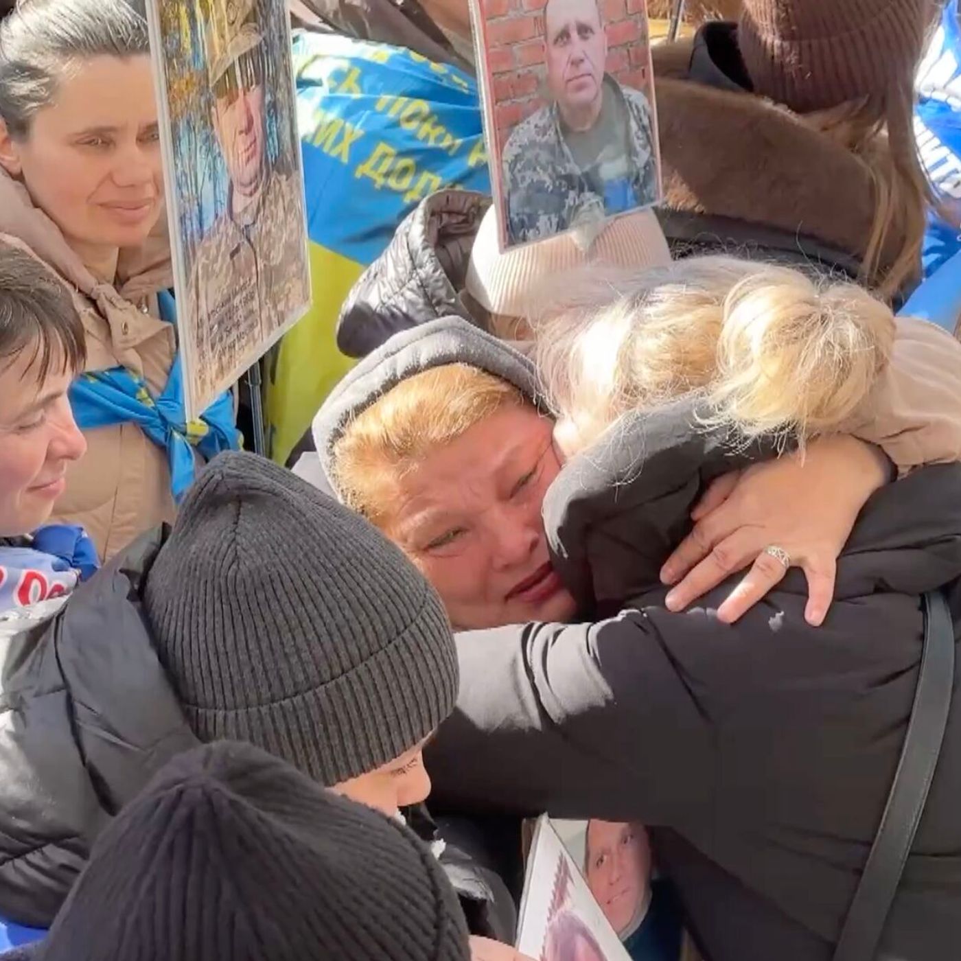 Las Noticias de La Mañana: El Gobierno excluye a los refugiados ucranianos de la regularización masiva