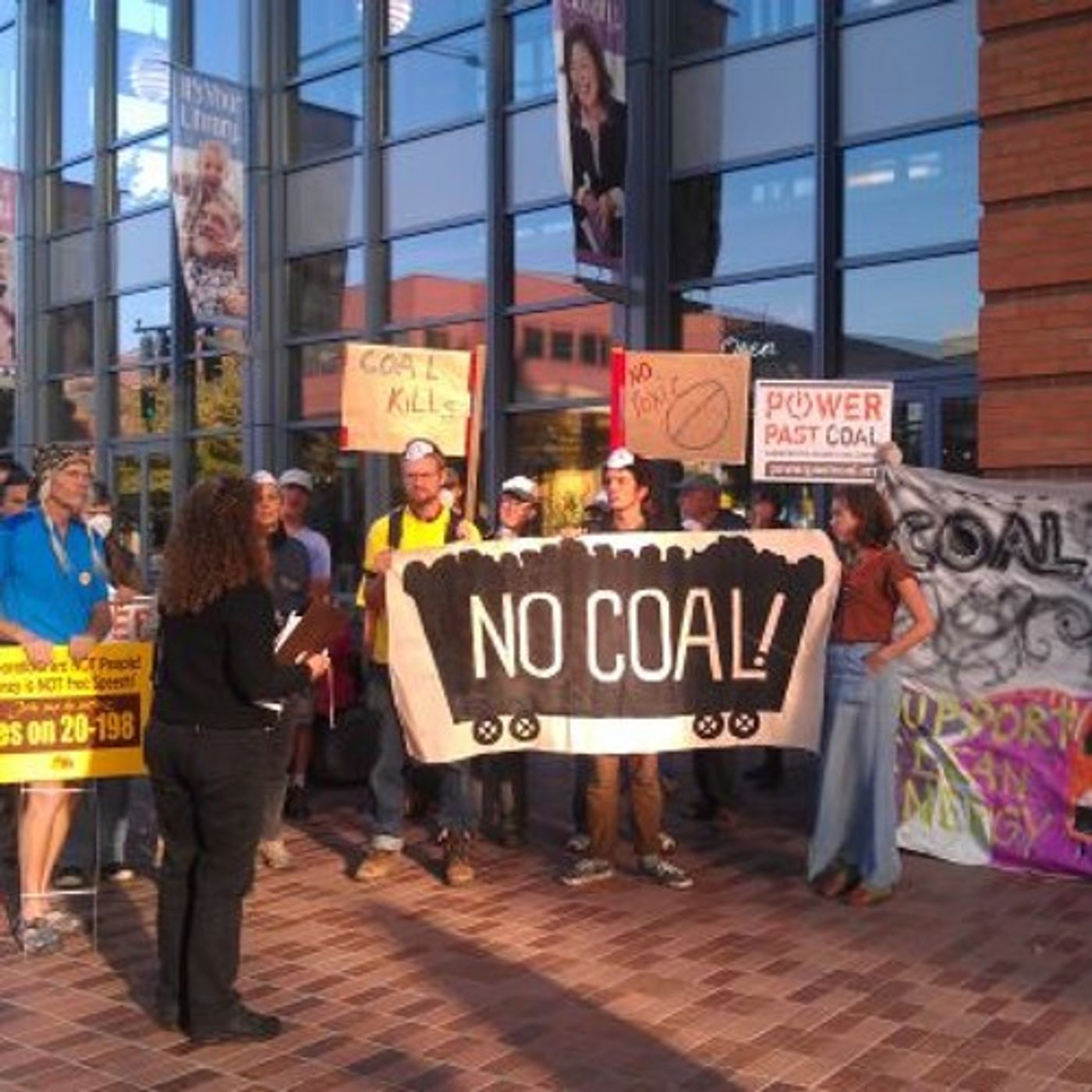 Coal Export Plan Raises Job Hopes And Environmental Concerns episode artwork