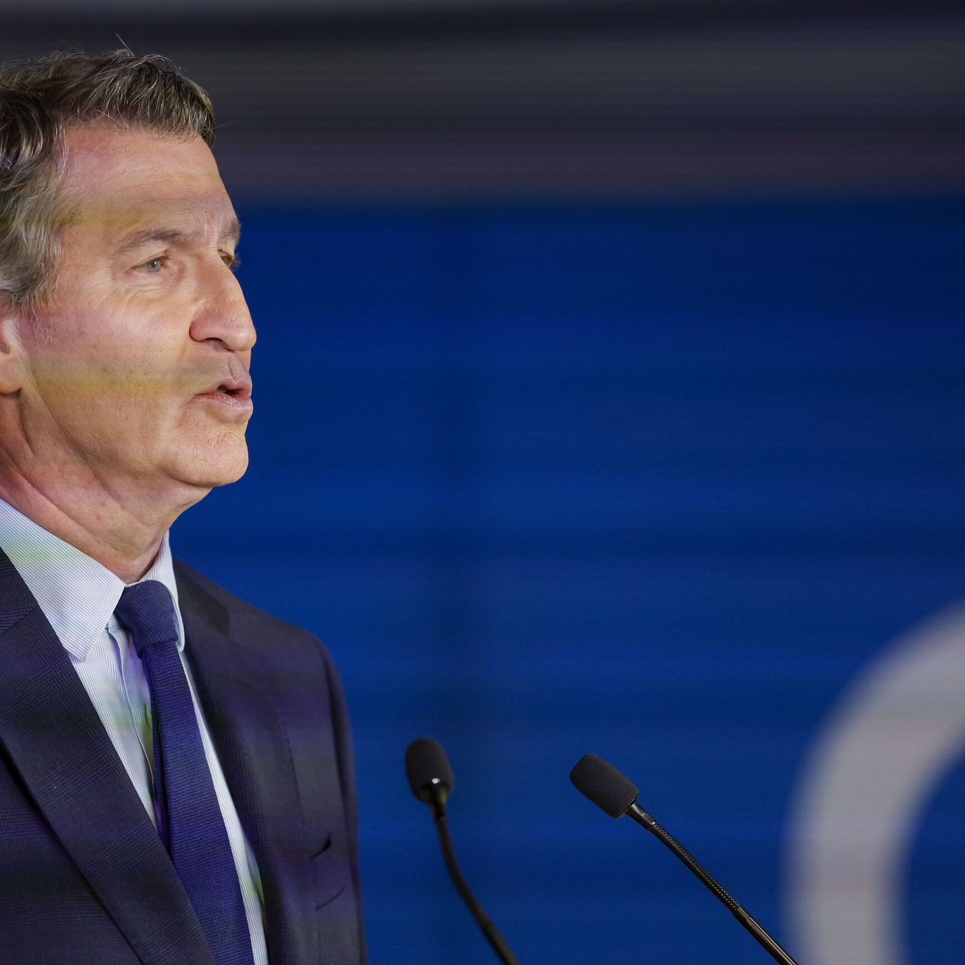 Editorial Esmeralda Ruiz: Feijóo declara 2025 el año del "colapso total del sanchismo"