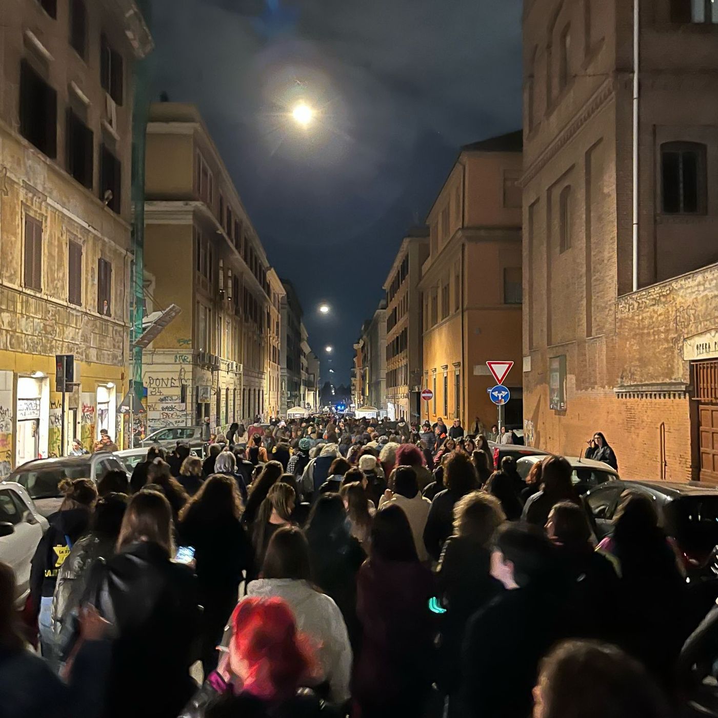 #722 Il femminicidio di Ilaria Sula e altre storie di Roma episode artwork