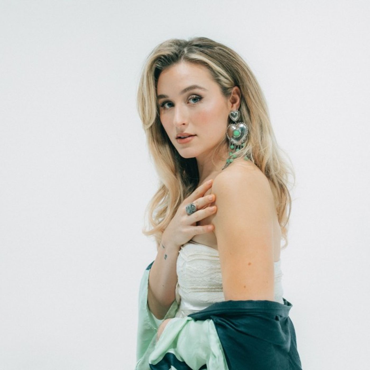 Harper Grace Redefines the Mood in New Single ‘Underneath the Harvest Moon’: ‘You Have to Tell Everybody It’s Just a Dancing Song’
