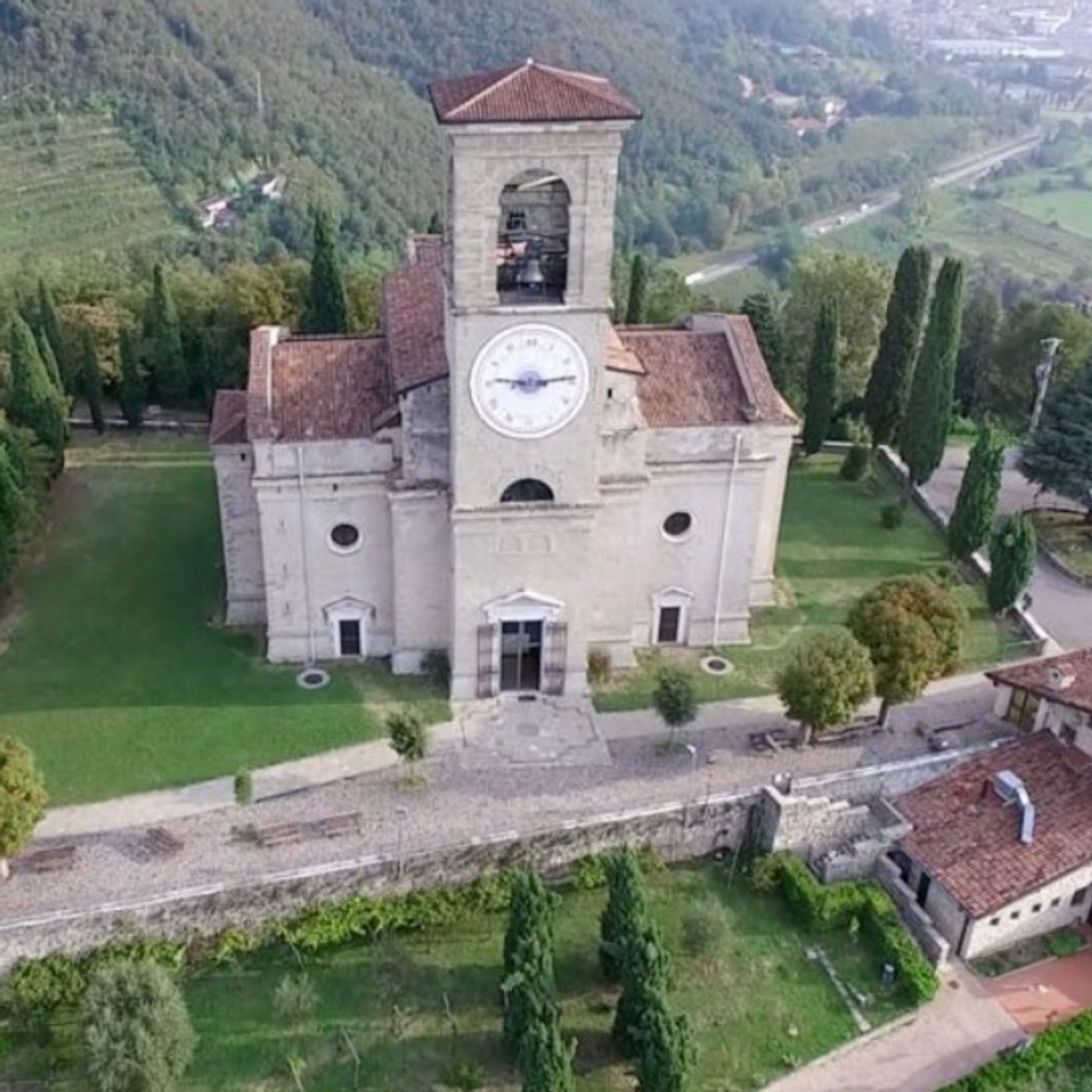 Al Santuario della Madonna della Stella parlano scrittori locali: intervista a don Giorgio Comini  -  15 giugno 2023 episode artwork