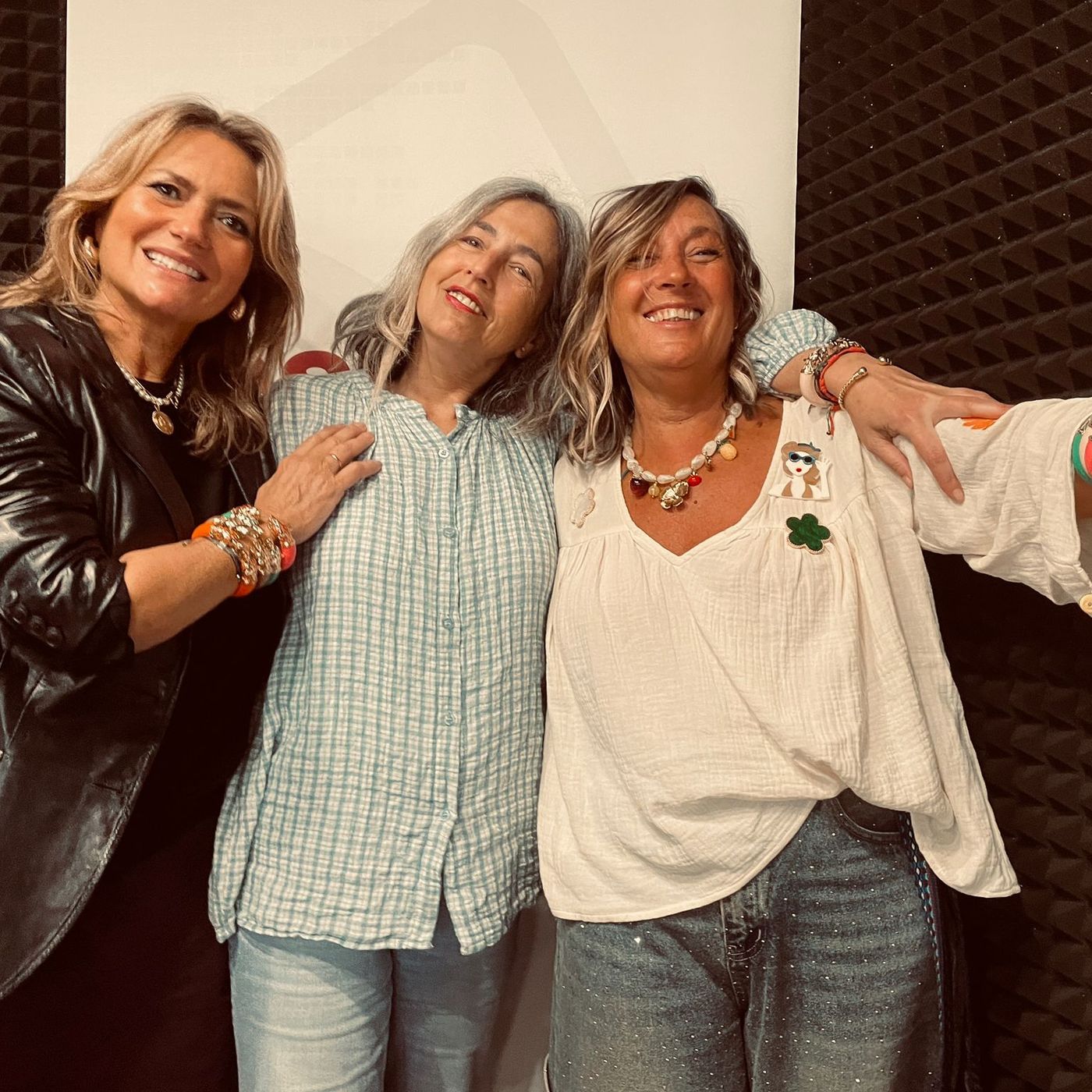 Tertulia de corazón con  Rosa Portela, María Menéndez "Tarabela" y la Dra. Encina Sánchez Lagarejo episode artwork