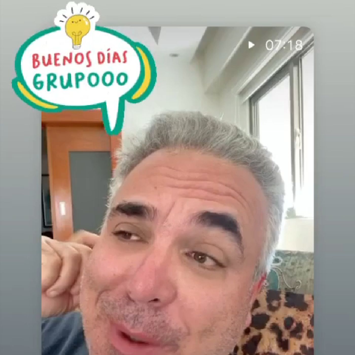 Lavándose... las noticias.
