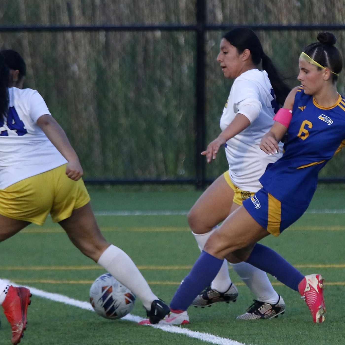 Johnsburg tops Cristo Rey St. Martin, Richmond-Burton falls to Willows Academy in Class 1A sectional semis episode artwork