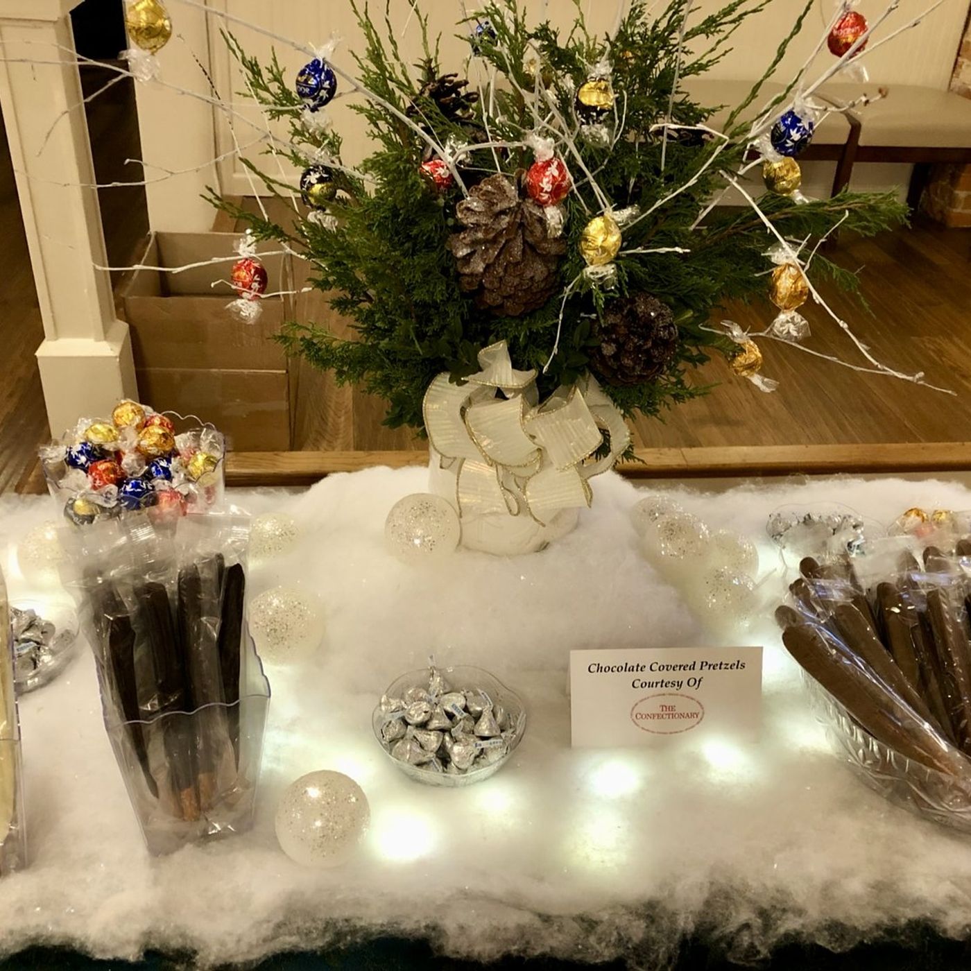Holiday Arts and Crafts Market open through Christmas Eve in Sycamore episode artwork