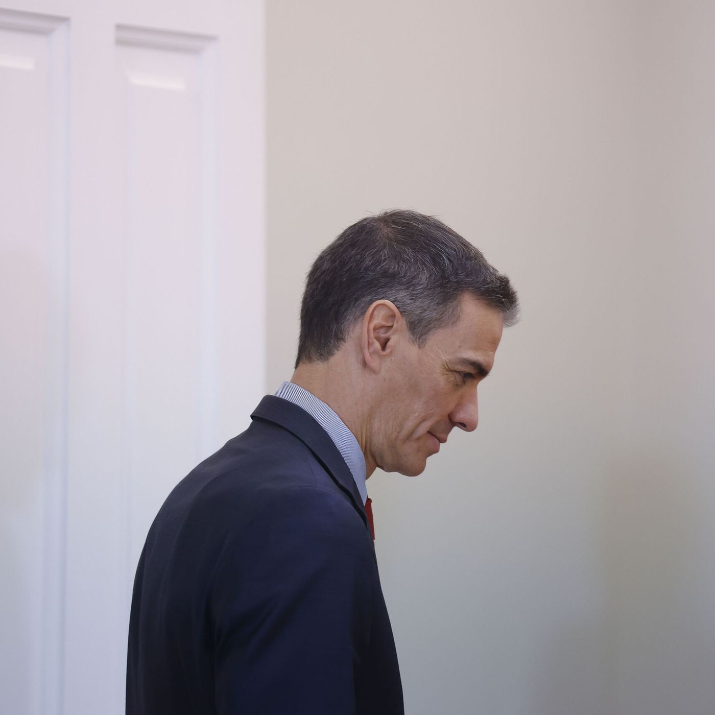 El día en 15 minutos: El ridículo internacional de Sánchez y los efectos de la regularización masiva de inmigrantes