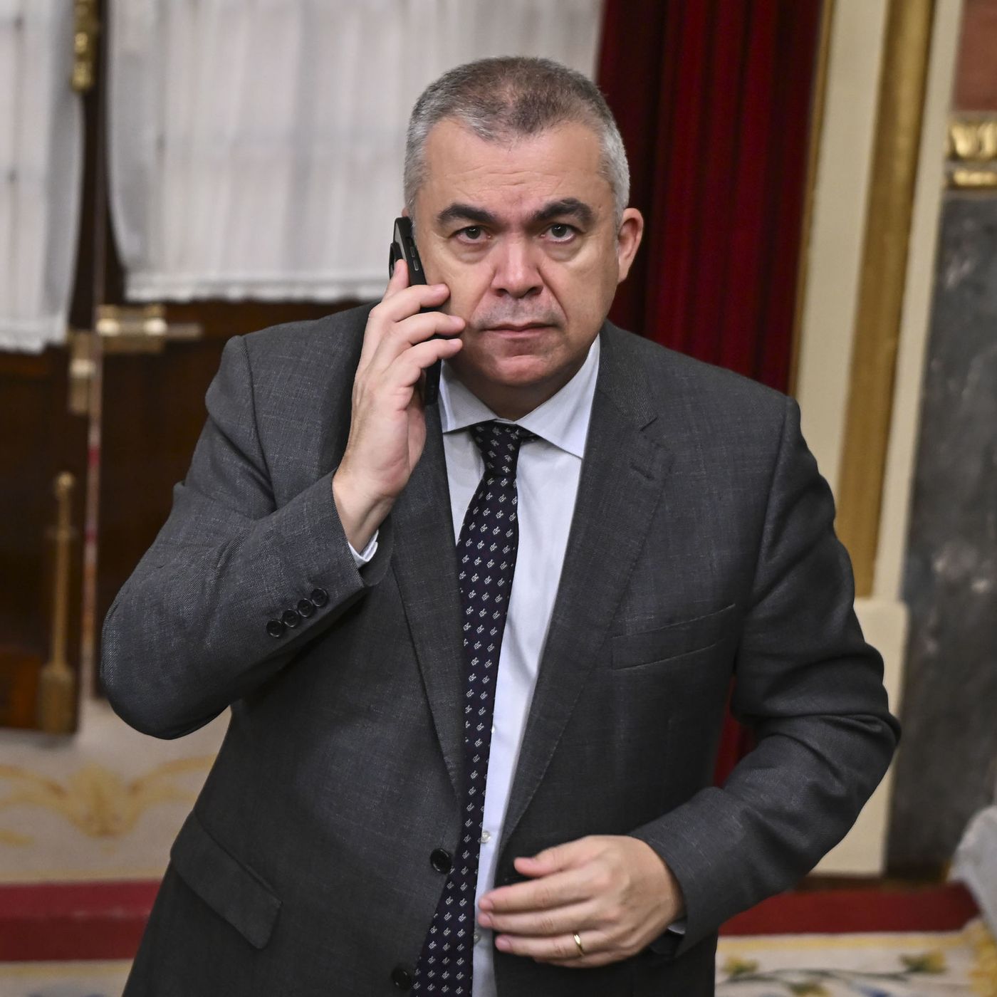 Las Noticias de La Mañana: La UCO implica a Santos Cerdán en la trama Koldo