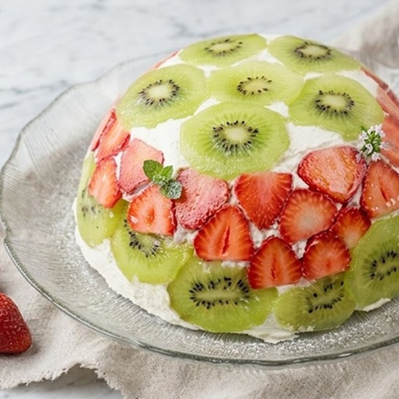 Charlotte Estiva Senza Cottura con Fragole e Kiwi