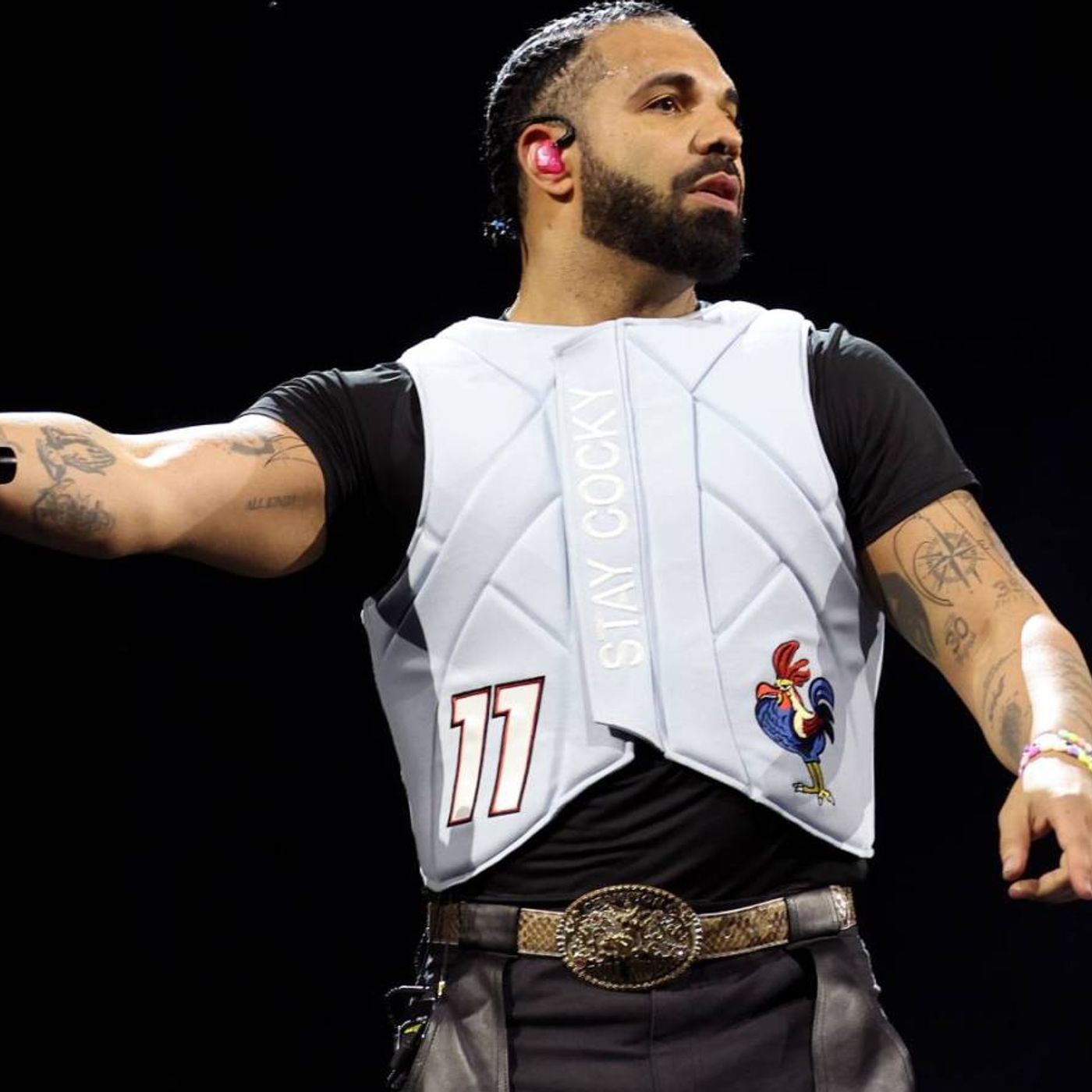 Drake Taps Julia Wolf, Yeat for New Single 'Dog House'