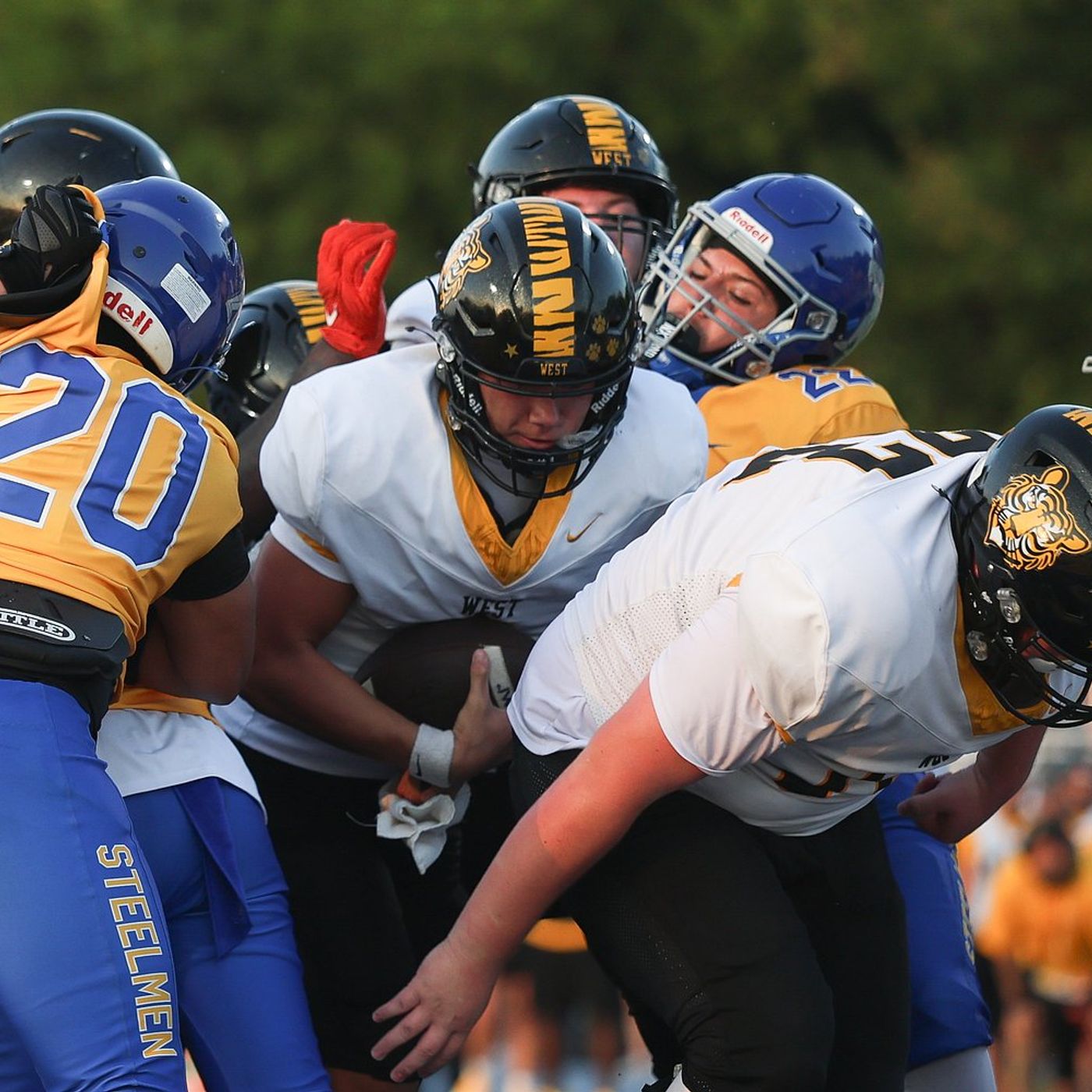 Joliet West gets back on track, blows out previously unbeaten Joliet Central episode artwork