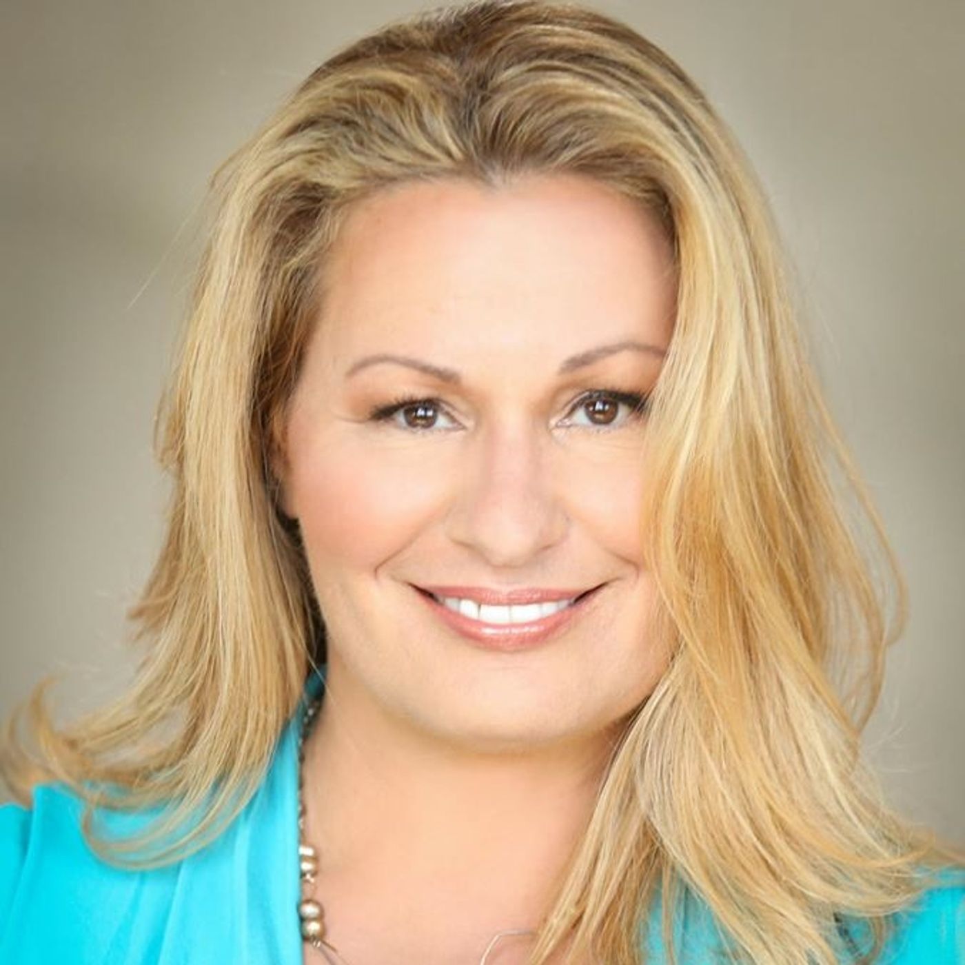 #1 Show - BizBuzz: Igniting Success