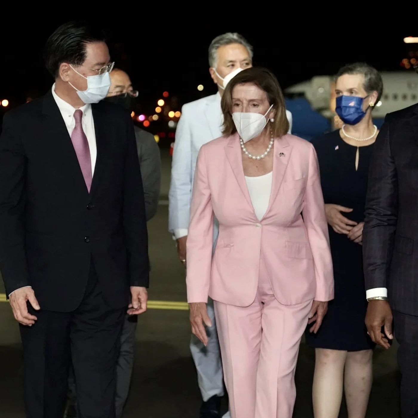 DDD 135: Pelosi visits Taiwan because you know damn well we need these chips for our own robot army!