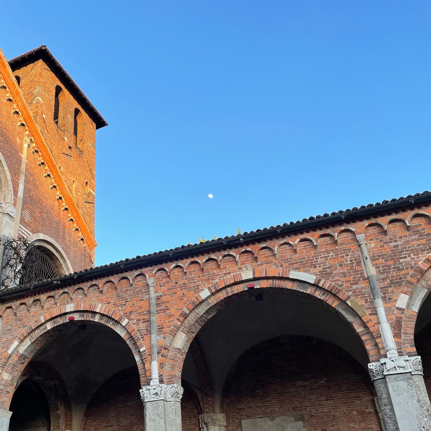Continuità e discontinuità di cielo e terra. Vangelo e omelia | 5ª Domenica di Pasqua (C). Milano 220515 episode artwork