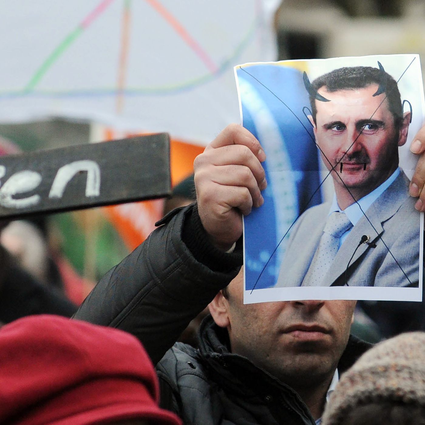 In Siria finisce la saga degli Assad. 54 anni di dittatura feroce | 09/12/2024 | Il Corsivo episode artwork