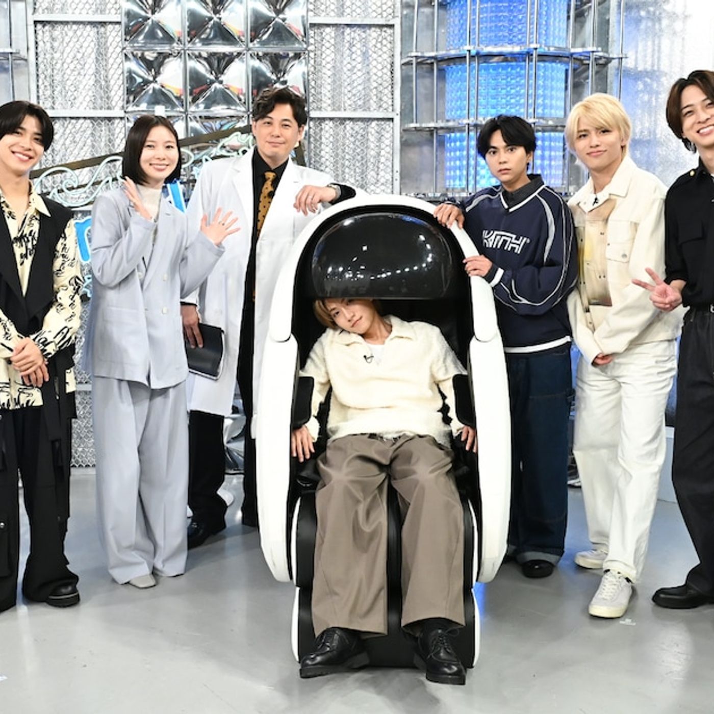 timeleszが最先端ロボットや最新AI技術を体験、末っ子3人がバク転習得を目指す企画も - 音楽ナタリー episode artwork