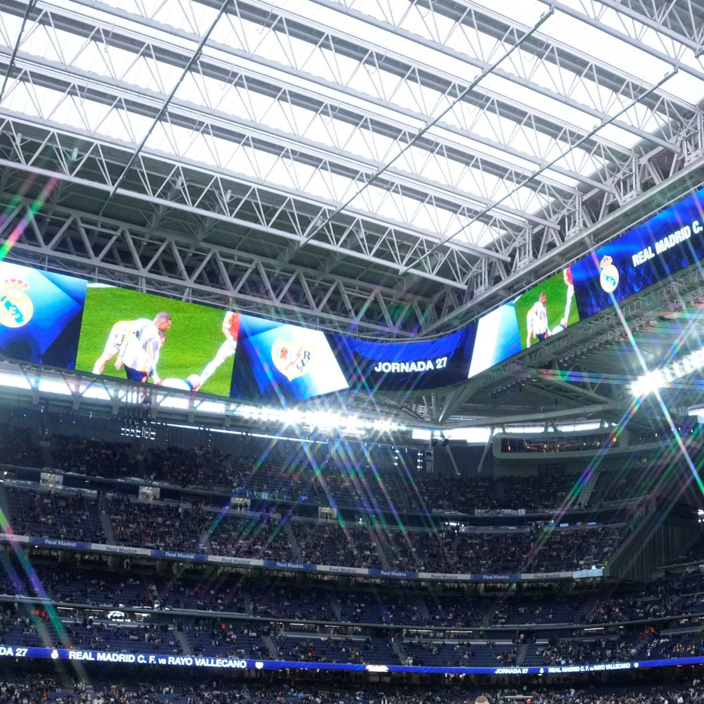 Fútbol es Radio: ¿Y si, sí? El Santiago Bernabéu abre las puertas del manicomio episode artwork